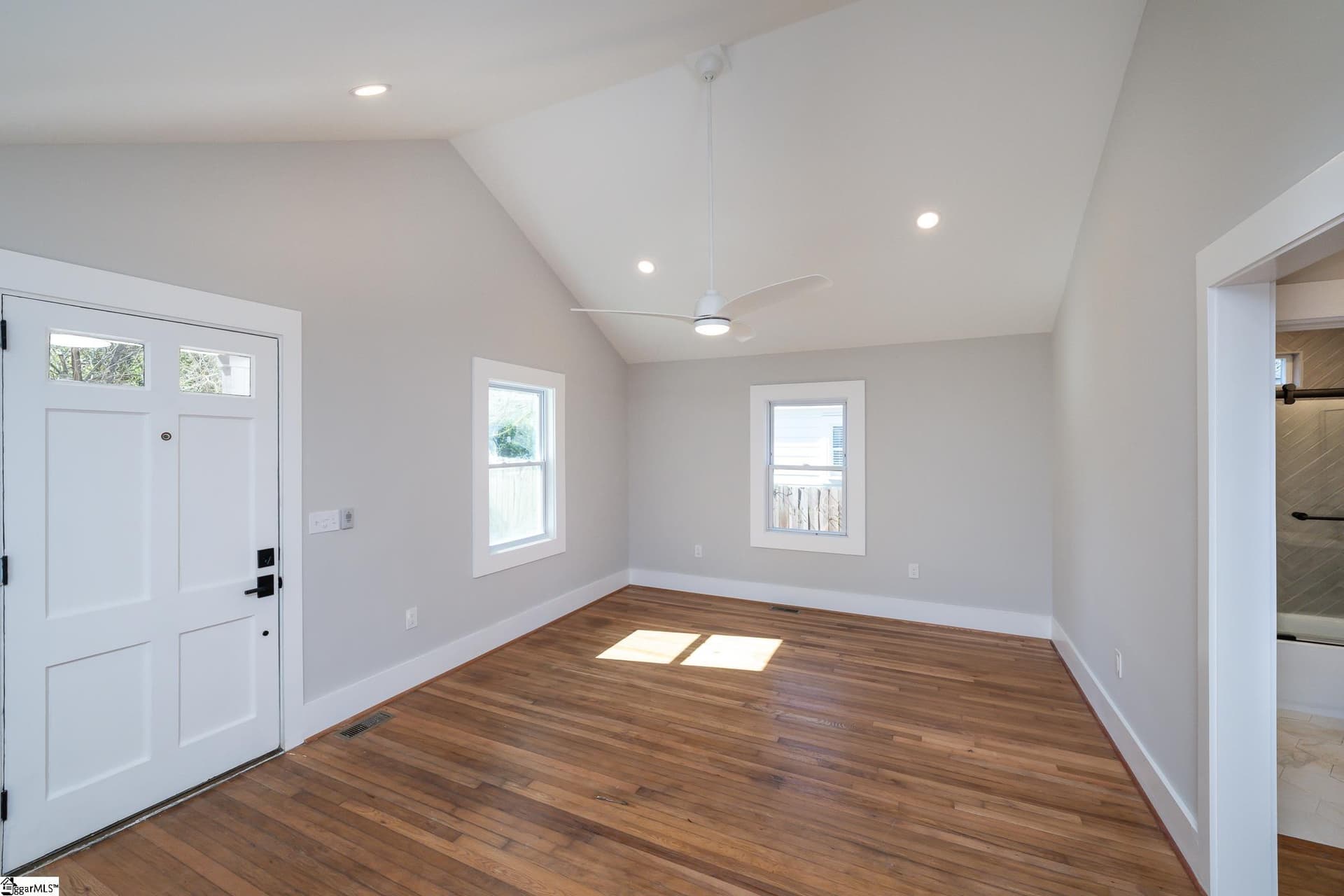 Property image 4 at 8 Amherst Avenue, Greenville, SC 29605