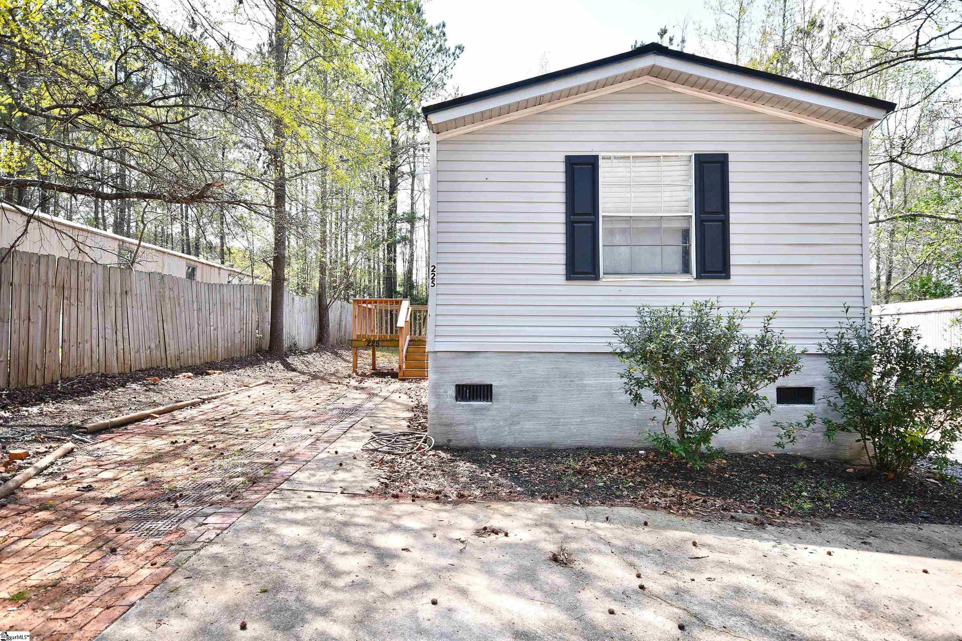 225 Cedar Ridge