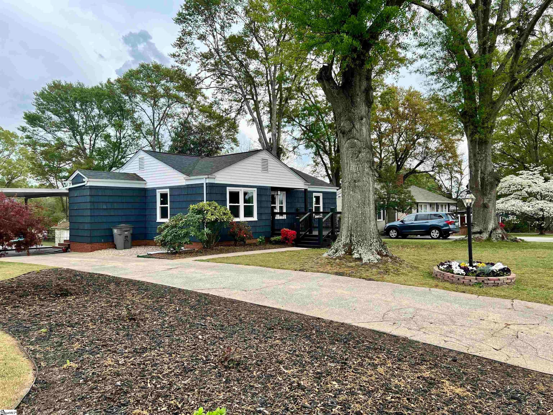 Property image 3 at 127 Chipley Lane, Greenville, SC 29605-4504