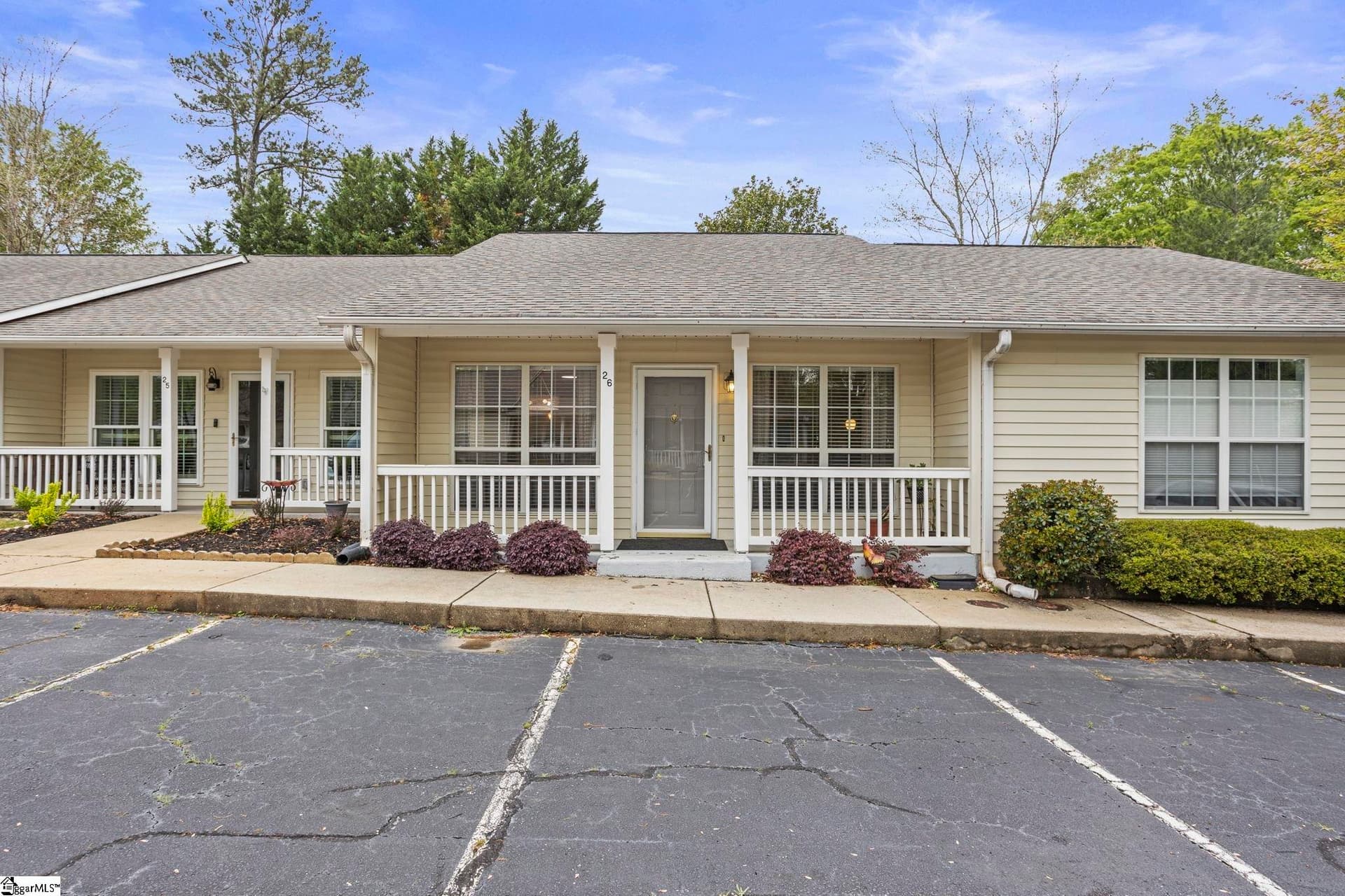 Bear Grass, Greenville Community