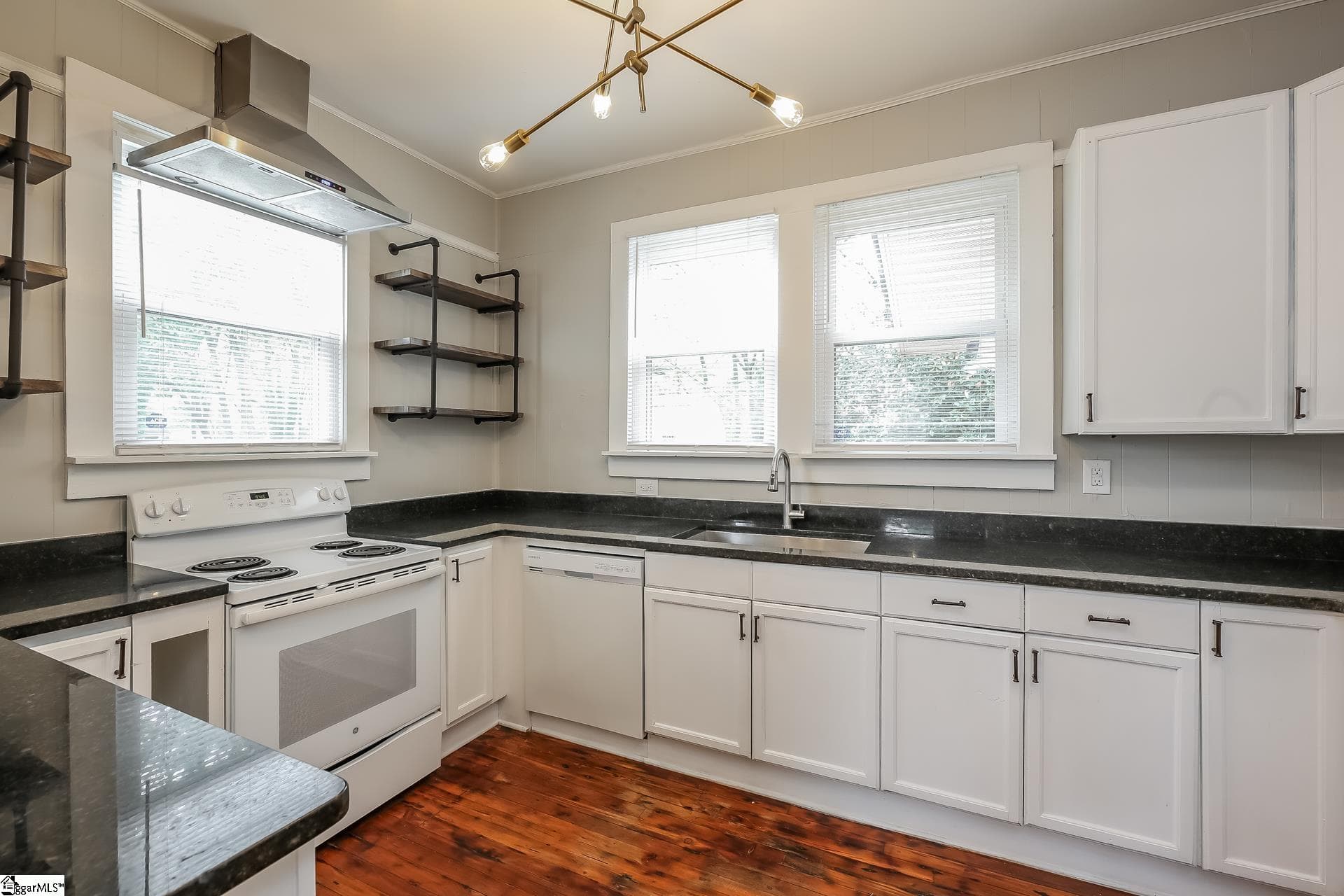 Property image 5 at 18 Woodside Avenue, Greenville, SC 29611
