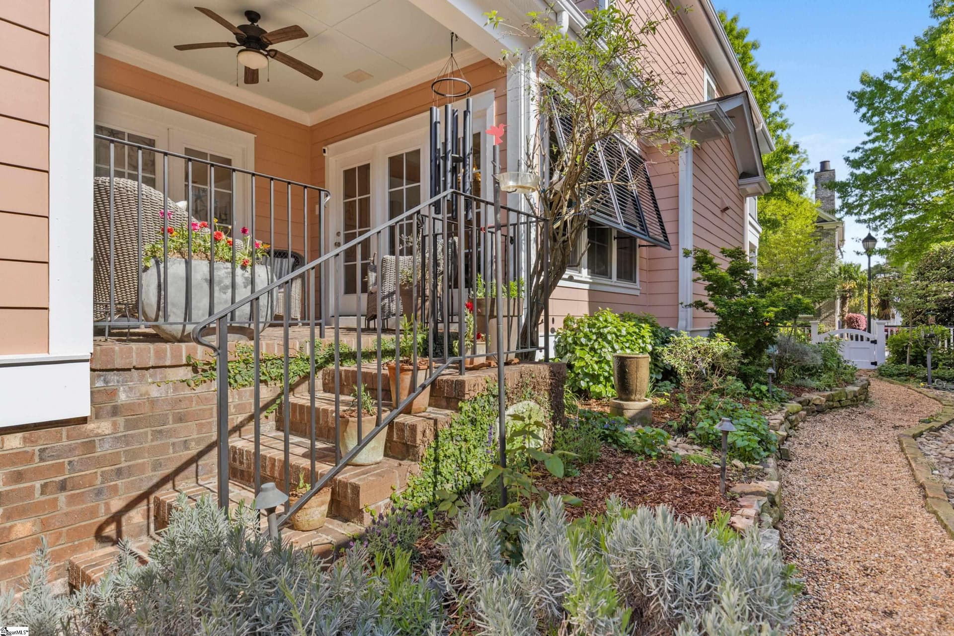 Property image 2 at 28 Hollingsworth Drive, Greenville, SC 29607