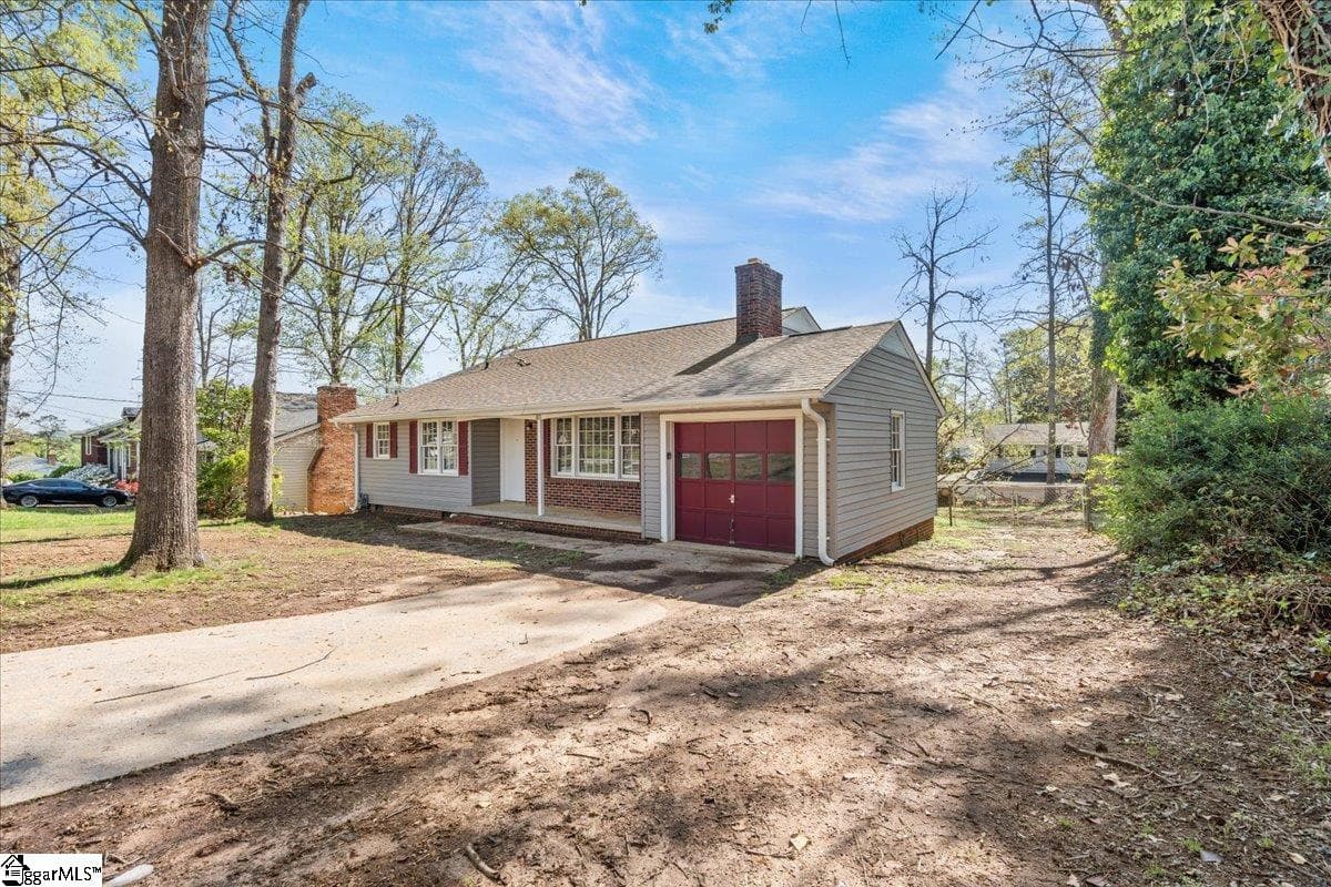 Property image 2 at 813 Pine Creek Drive, Greenville, SC 29605