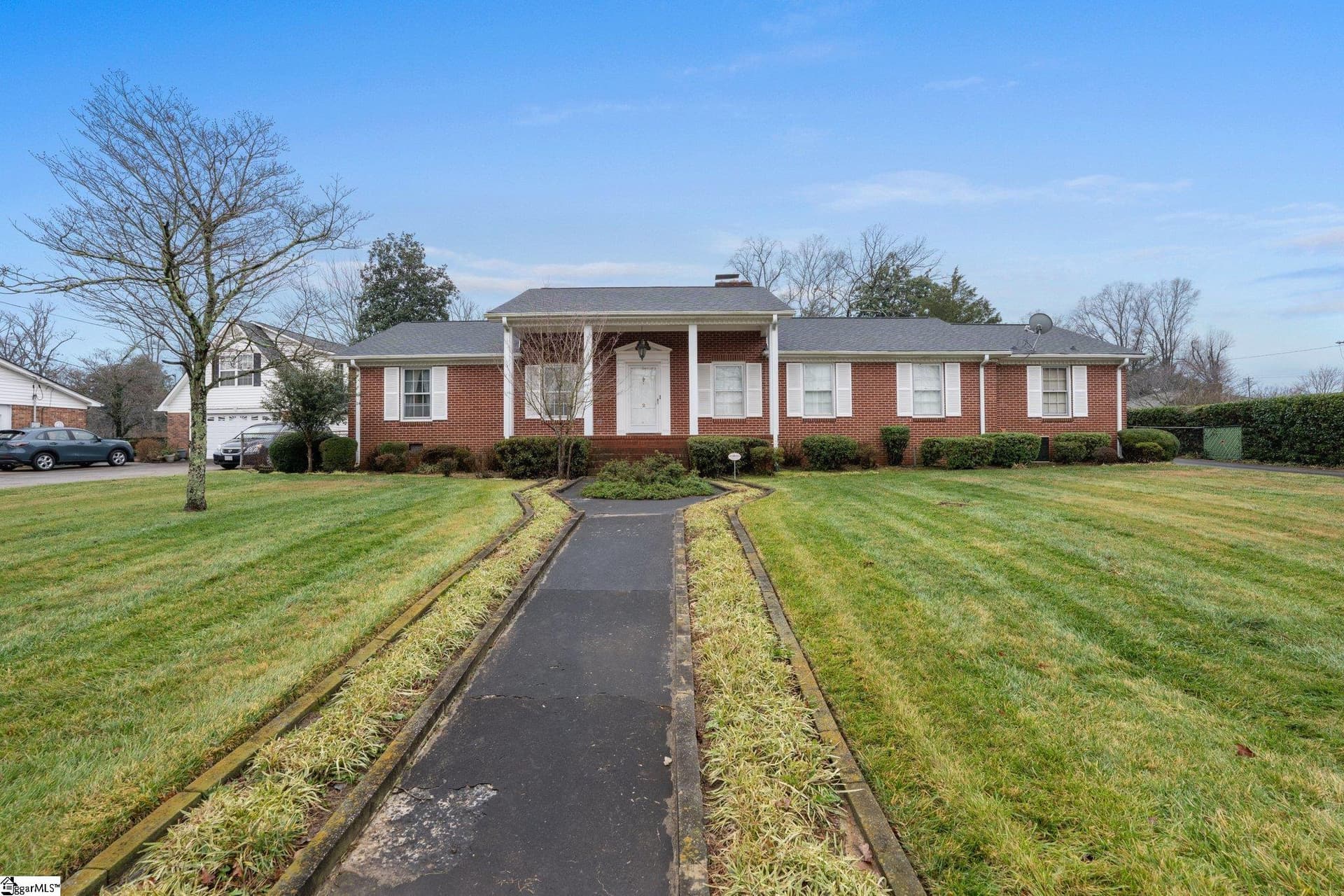 2 Woodfern Circle