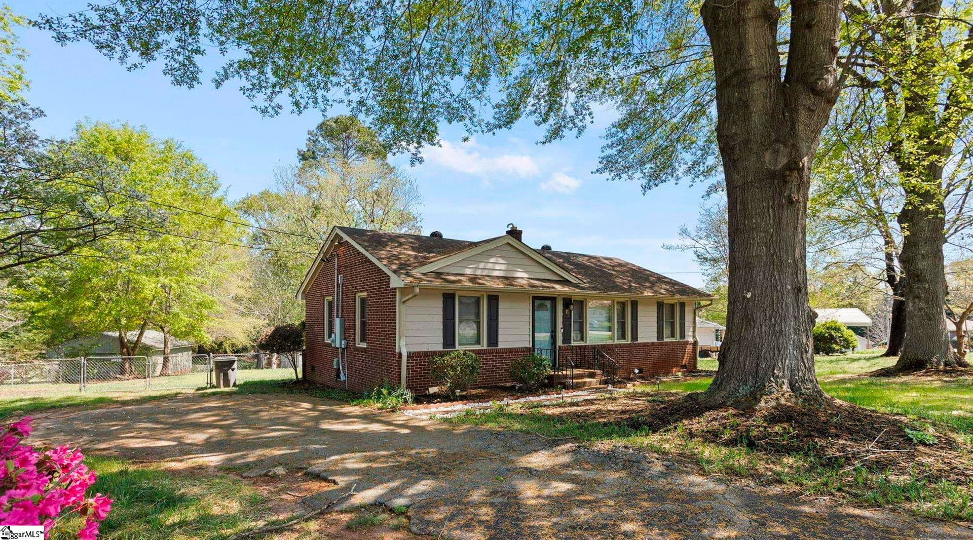 Property image 2 at 11 Derwood Circle, Greenville, SC 29617