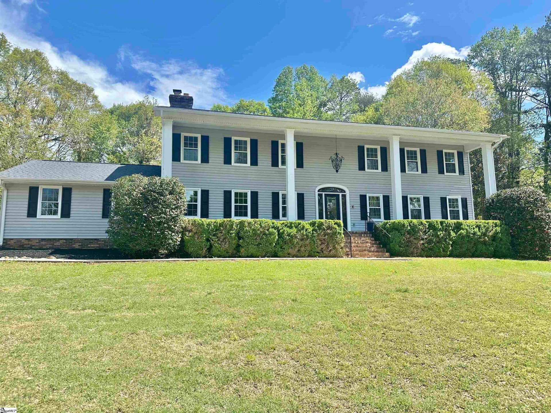 102 Buckingham Court