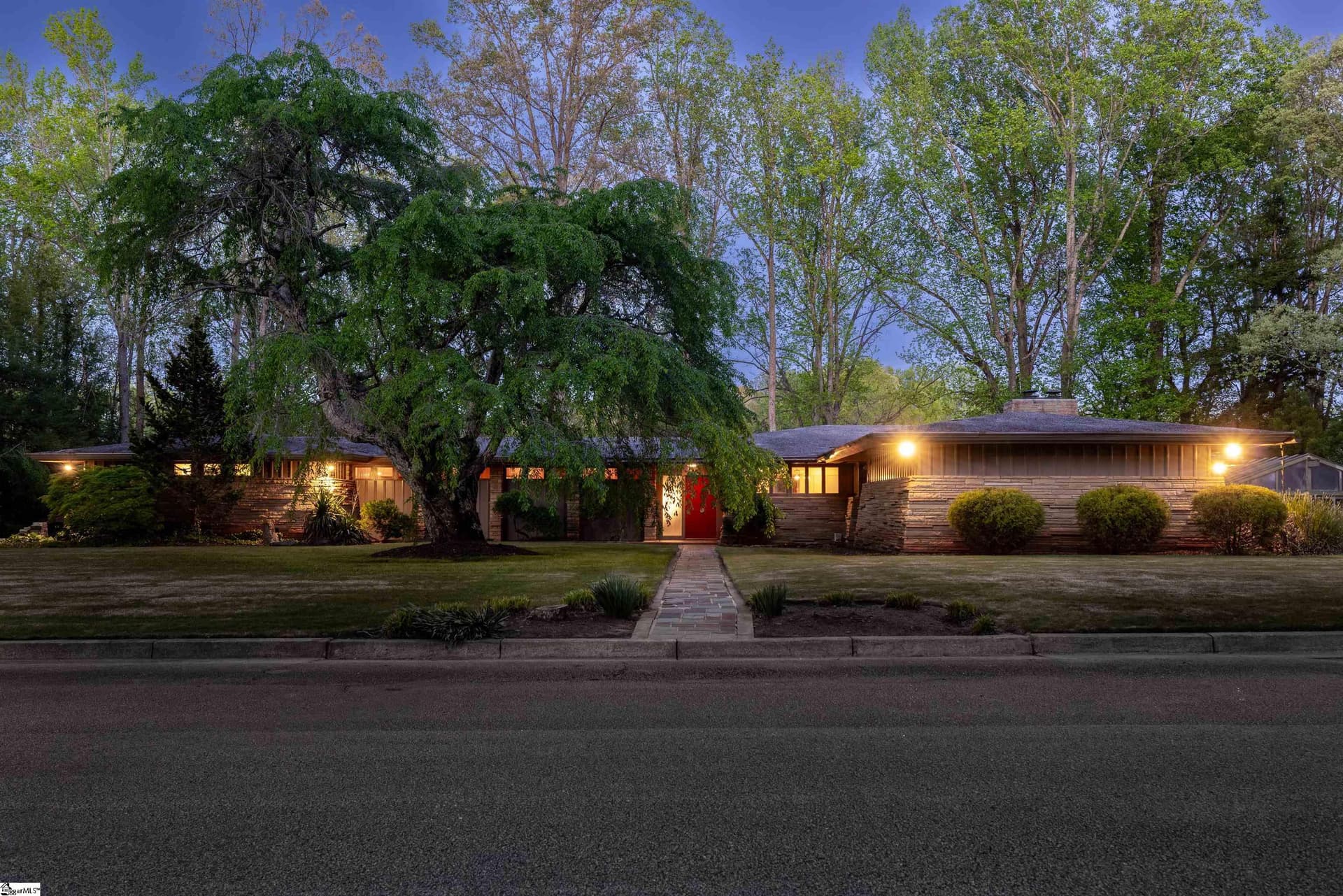 Stone Lake Heights, Greenville Community