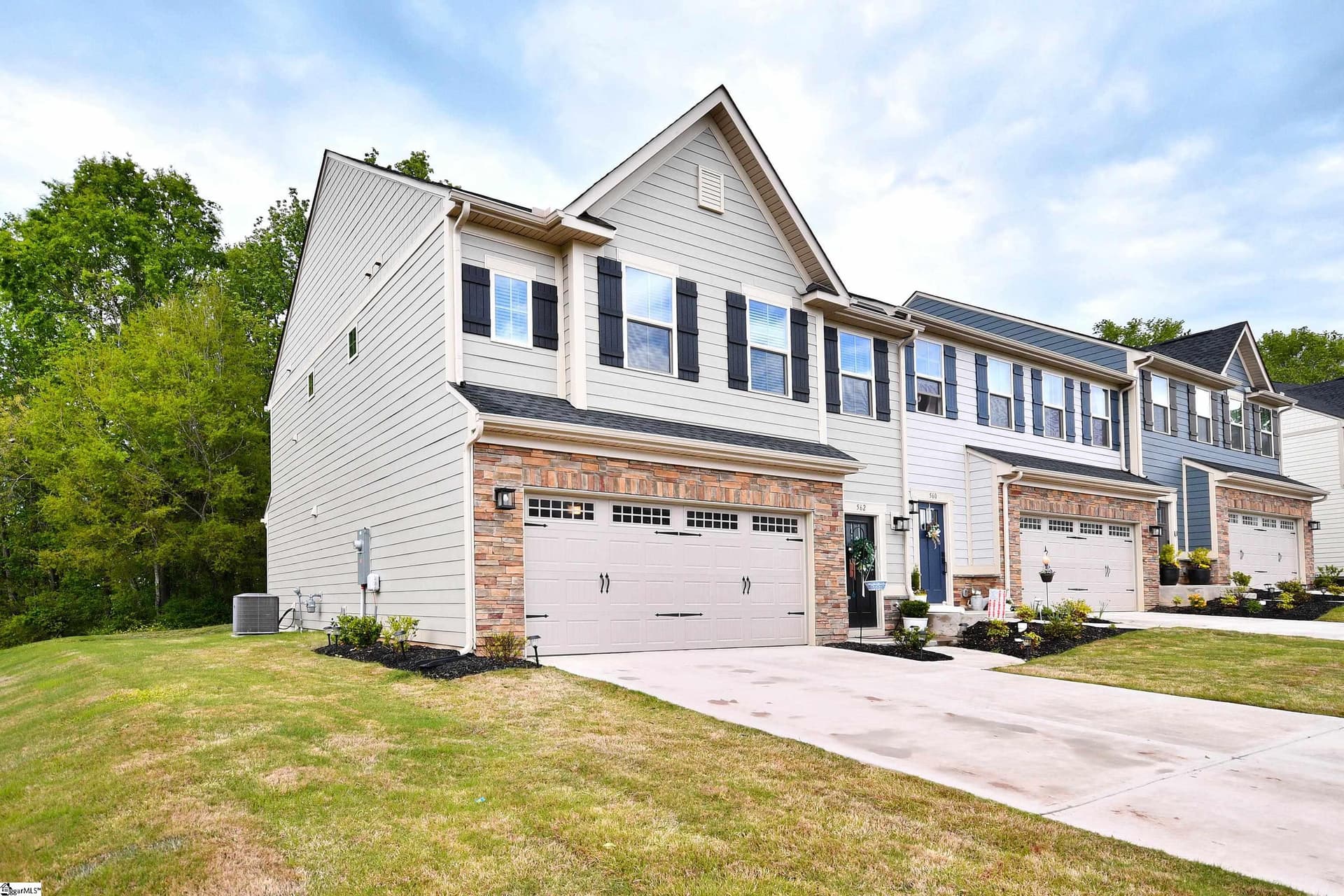 Property image 2 at 562 Martin Creek Drive, Simpsonville, SC 29680