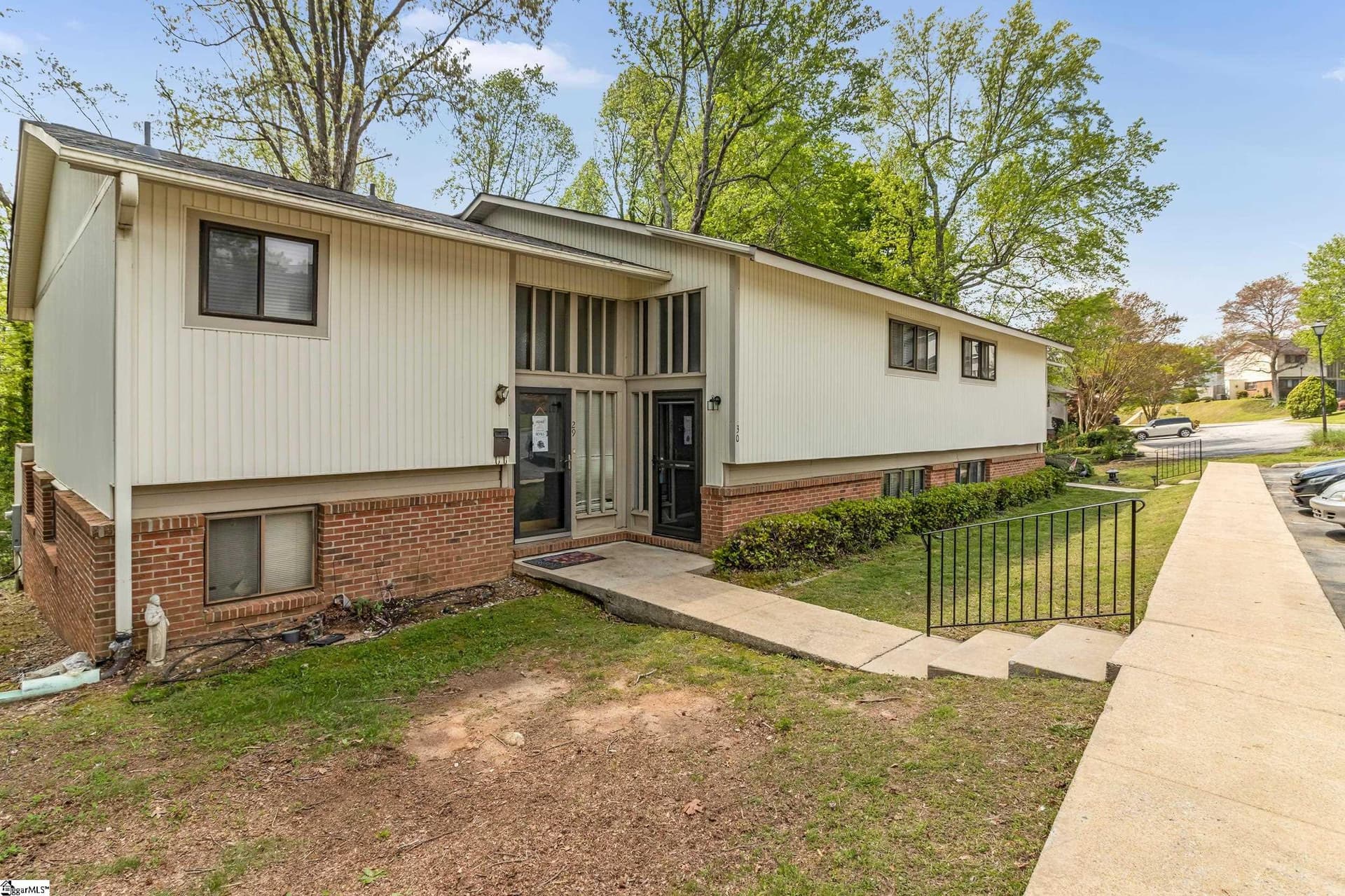 Briarcreek, Greenville Community
