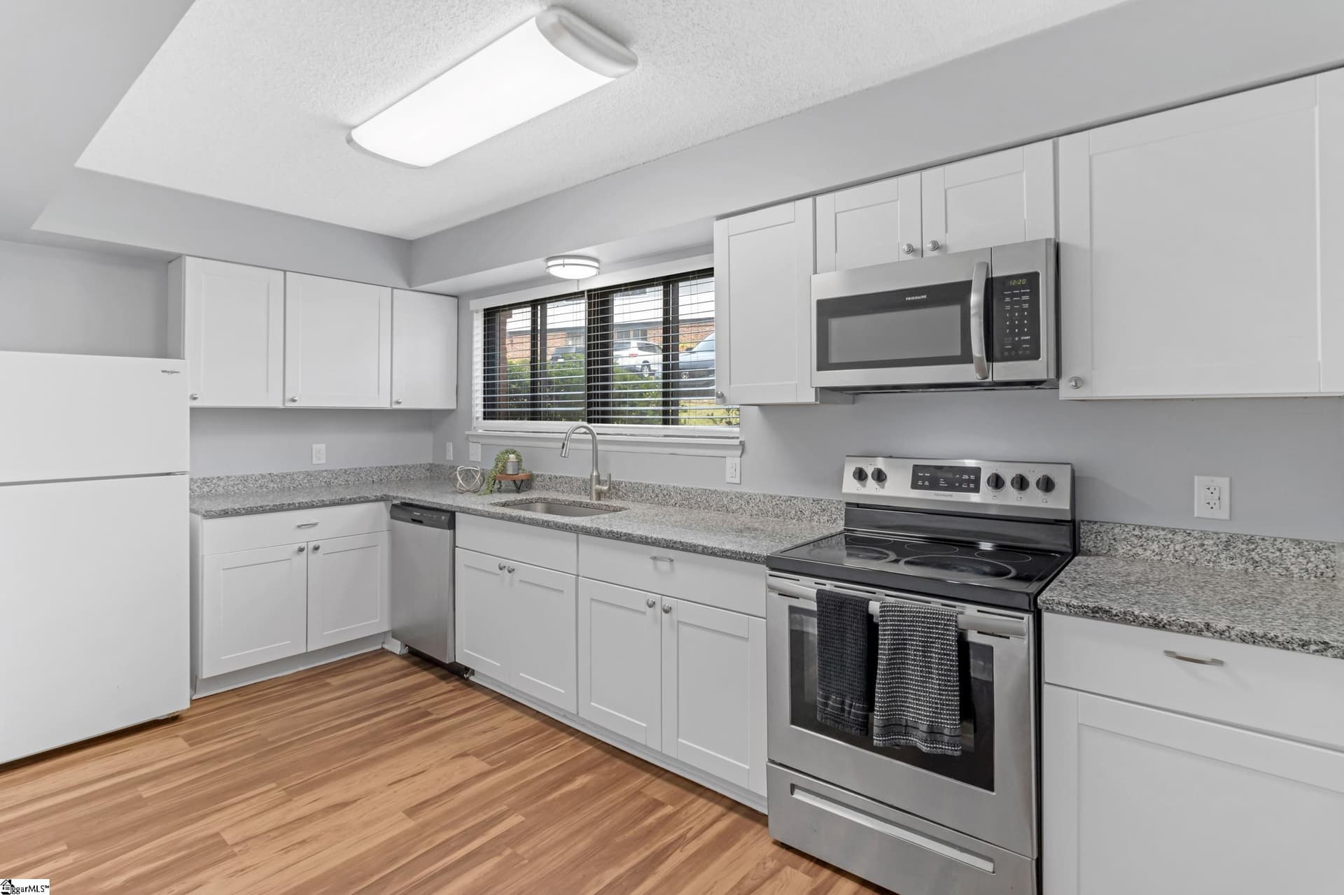 Property image 2 at 30 Briarglen Place, Greenville, SC 29615