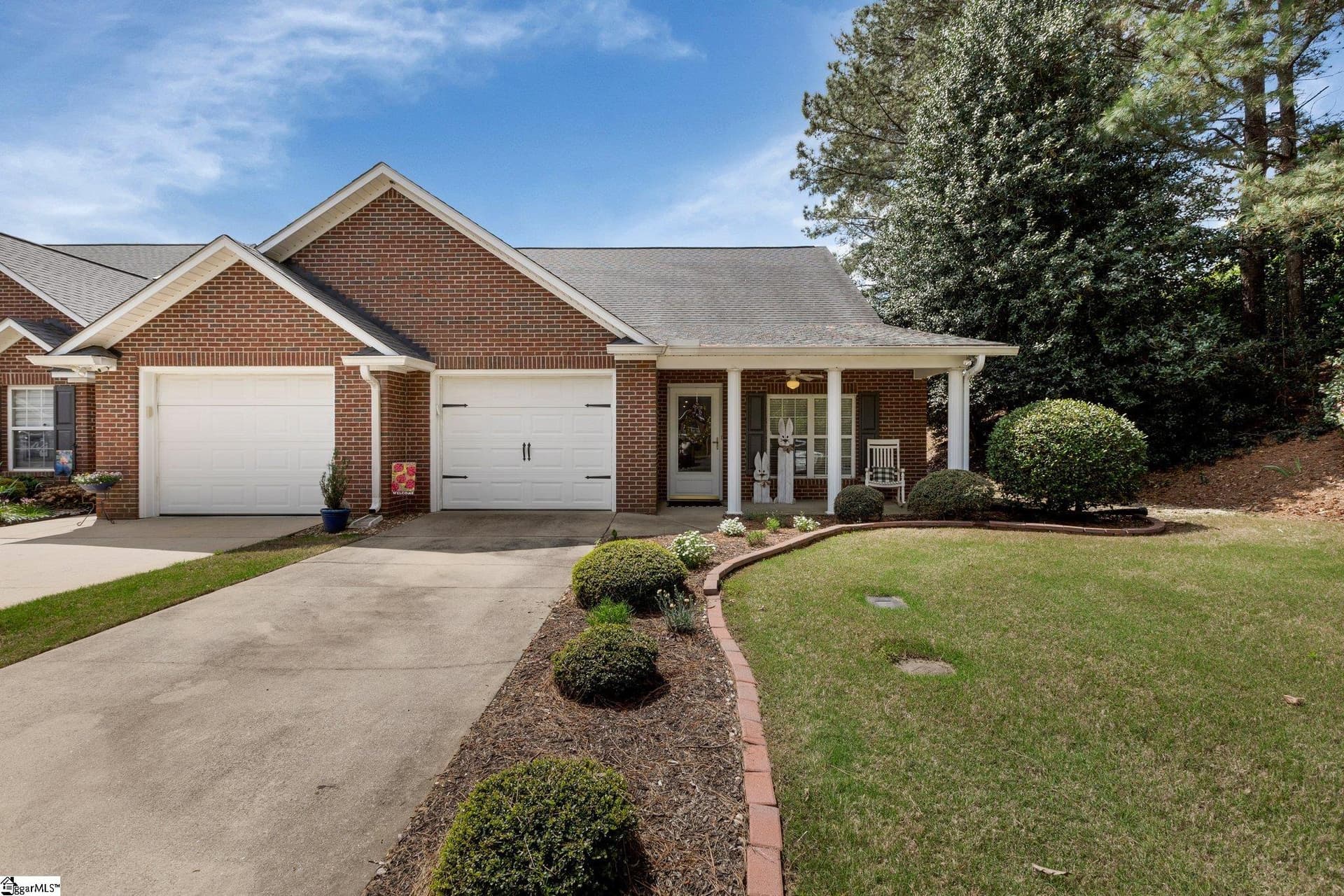 Coopers Lake, Simpsonville Community