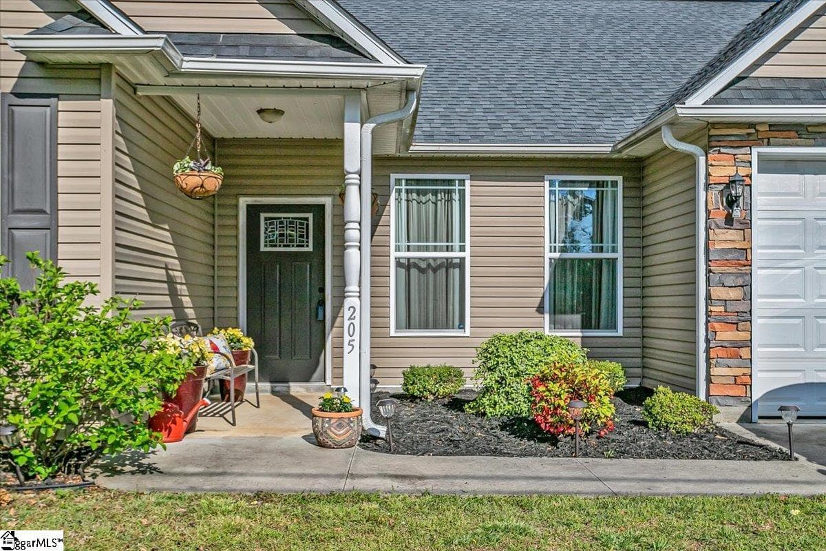 Property image 2 at 205 Luray Drive, Greenville, SC 29617