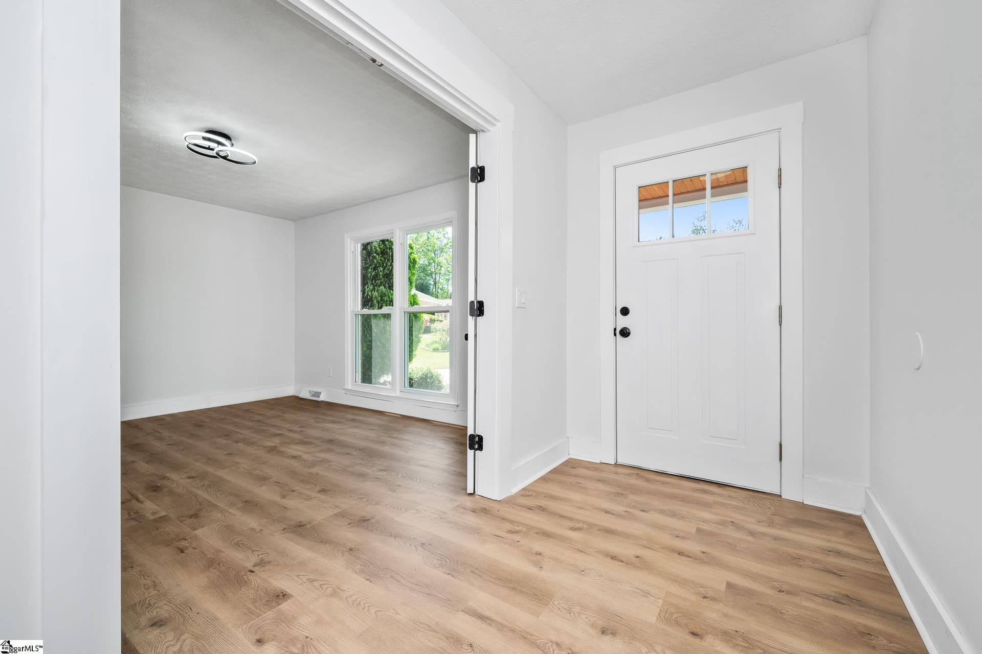 Property image 2 at 3 Hibourne Court, Greenville, SC 29615