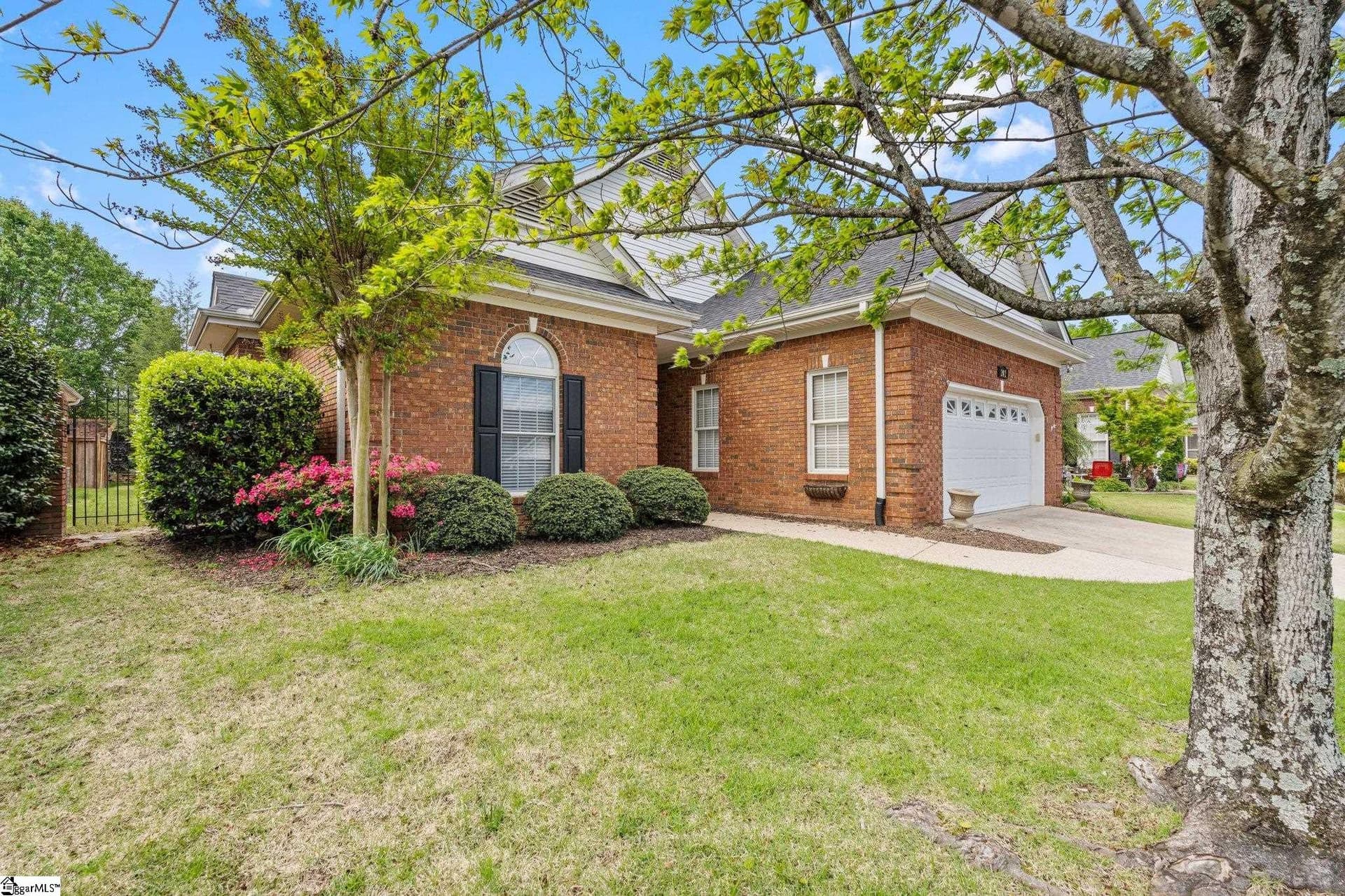 Property image 3 at 202 Greenview Circle, Greenville, SC 29609