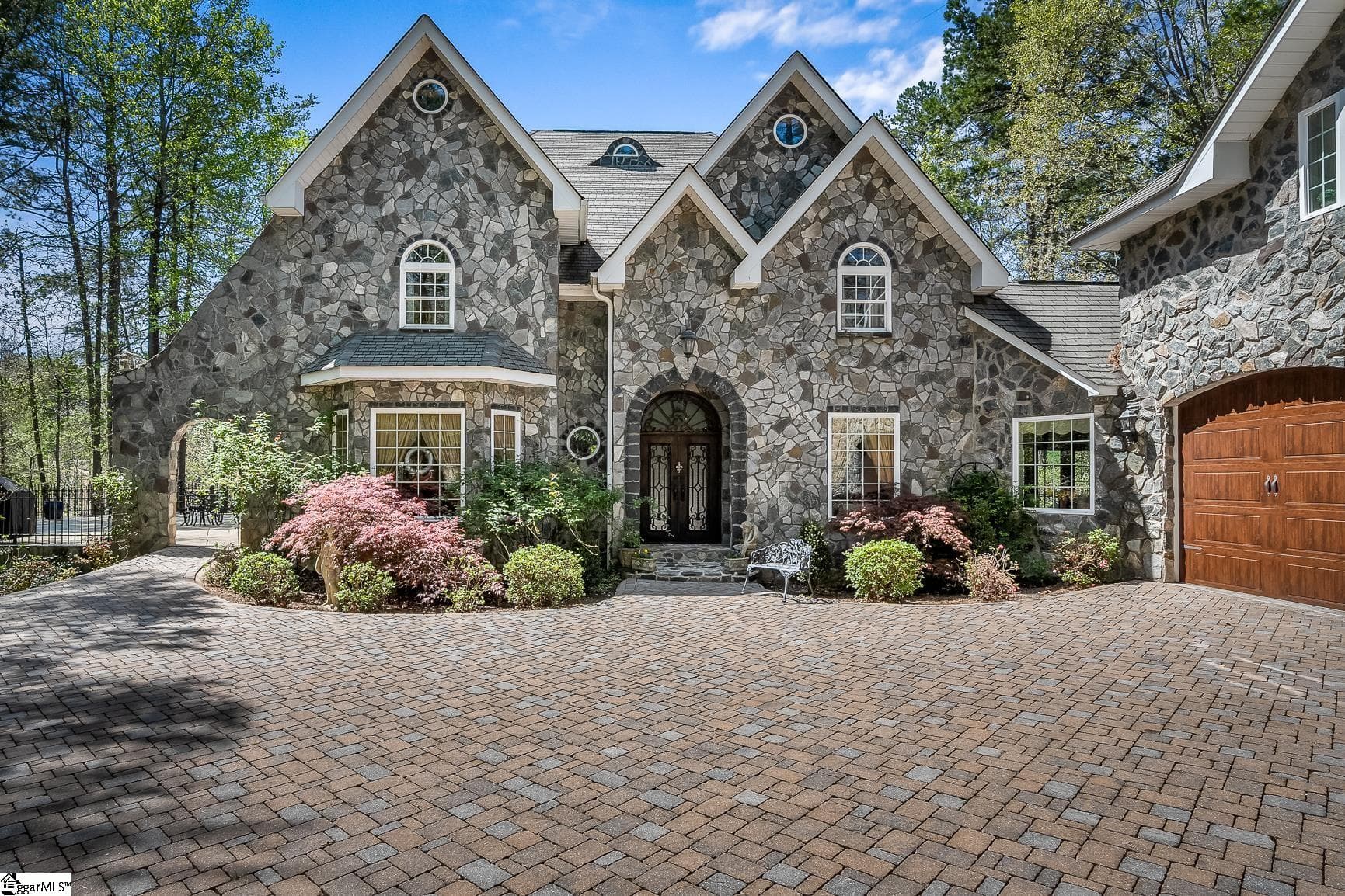 Property image 3 at 246 E Waters Edge Lane, West Union, SC 29696