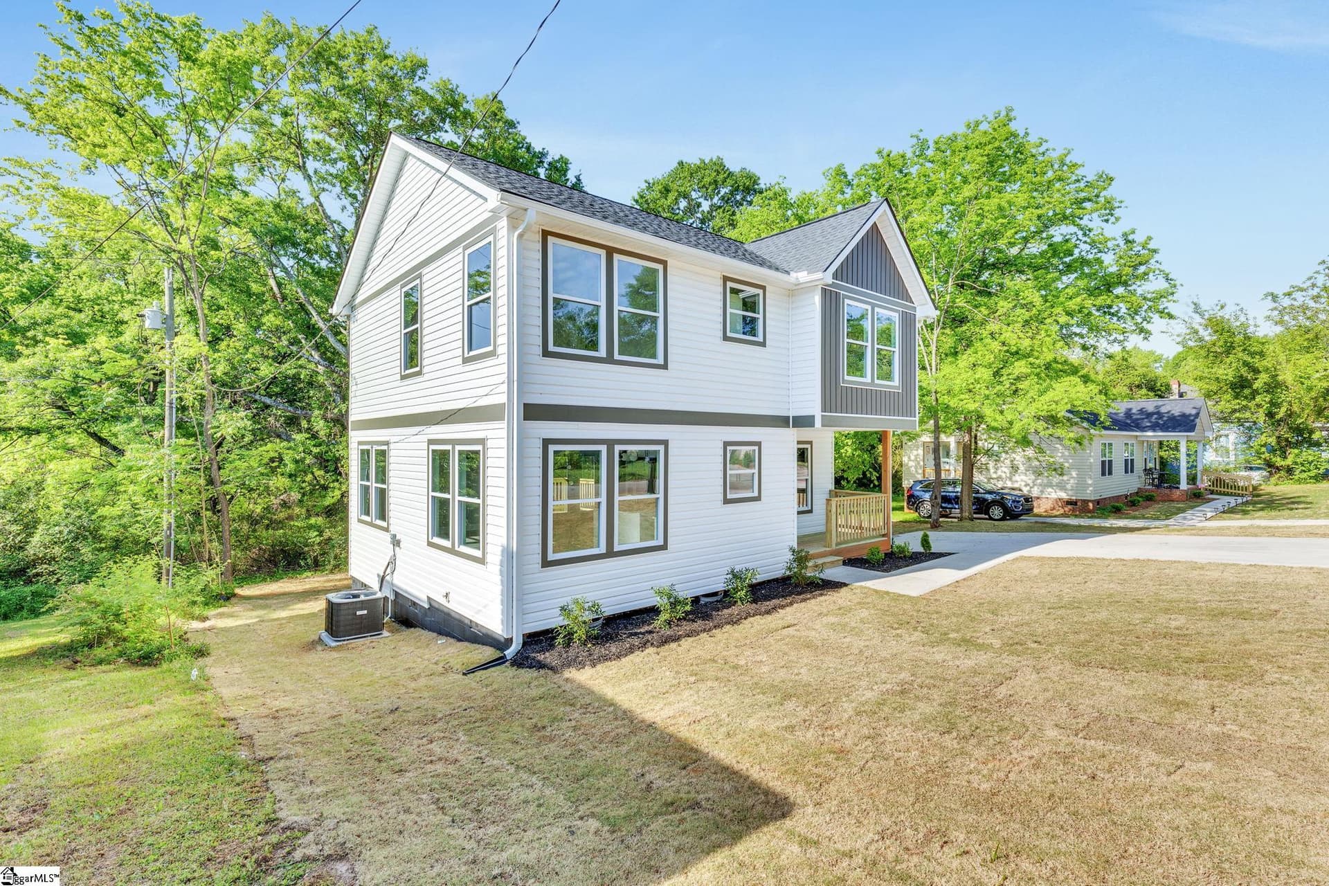 Property image 2 at 28 11th Street, Greenville, SC 29611