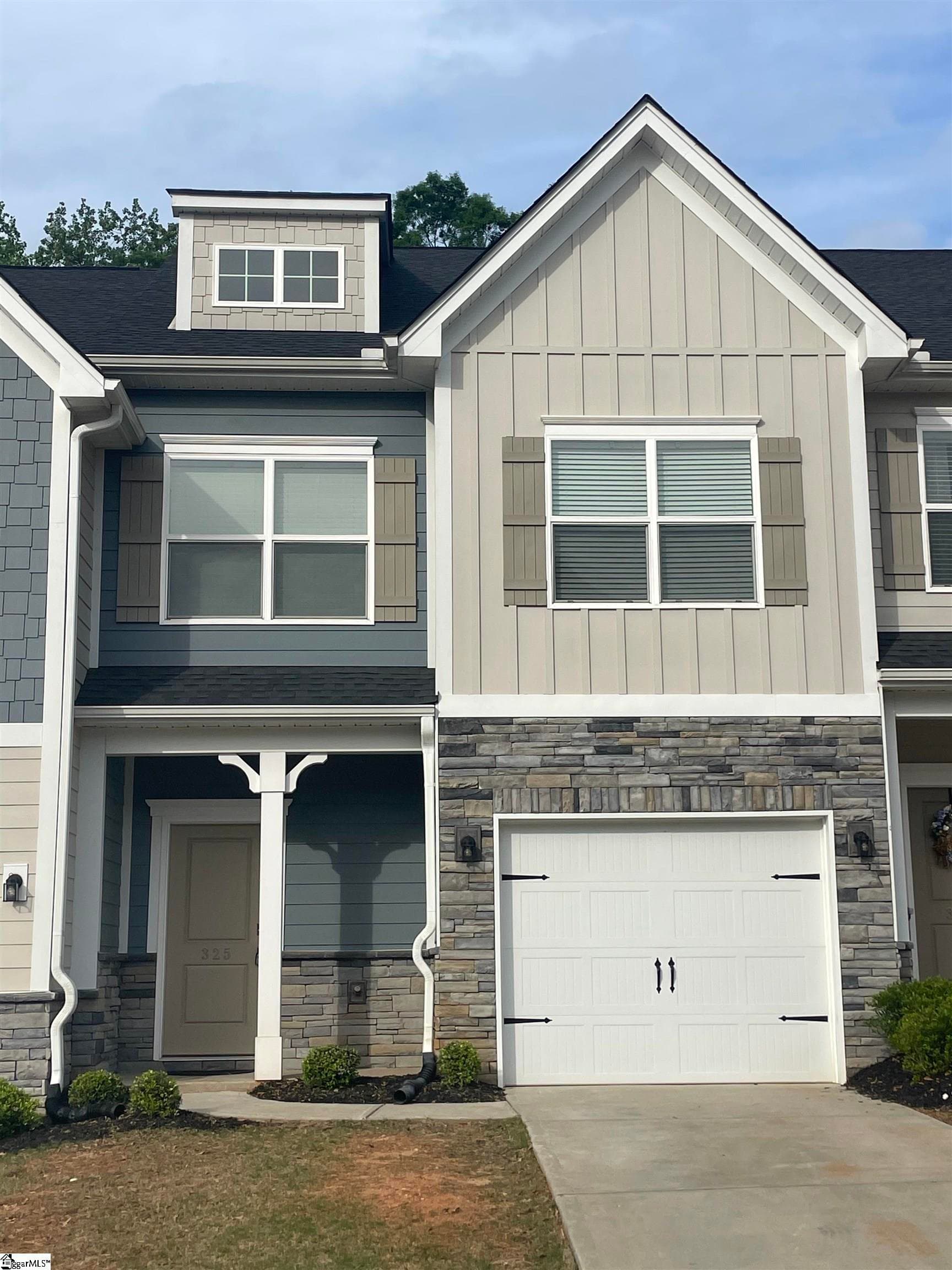 Grandview Townes, Simpsonville Community