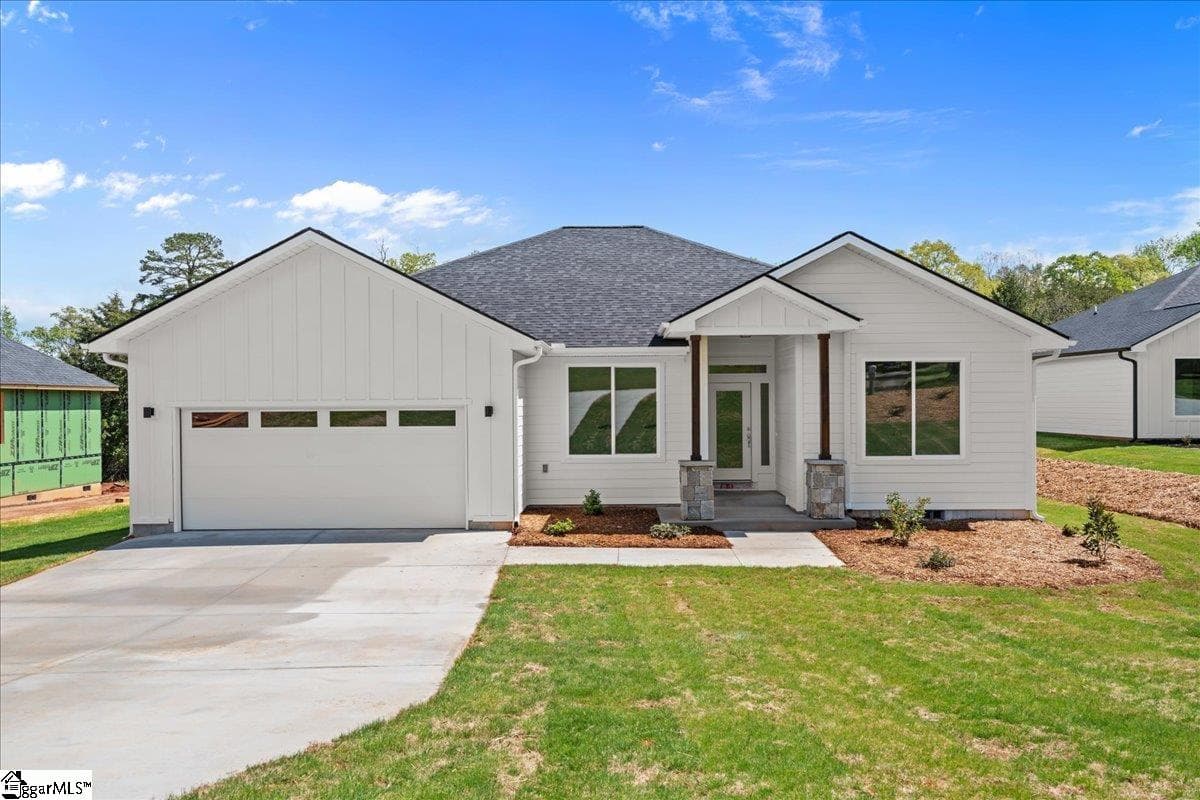 North Hills, Greer Community