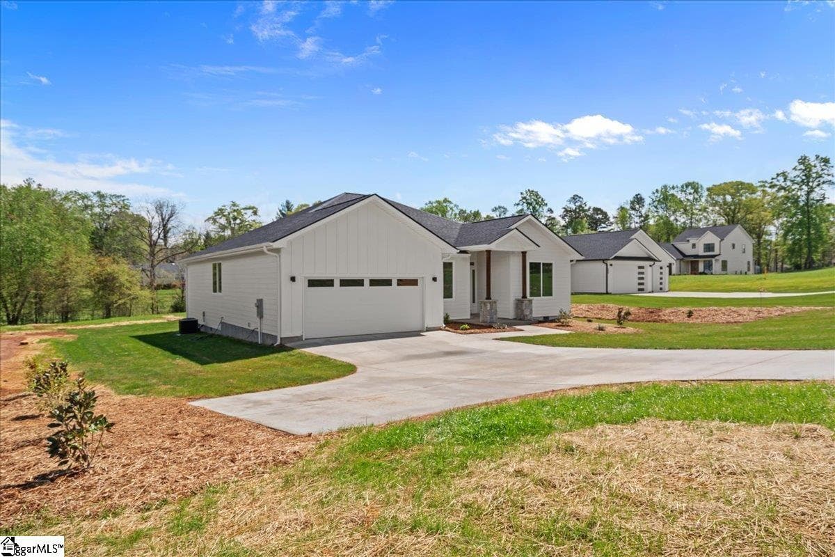 Property image 3 at 204 Tot Howell Road, Greer, SC 29651