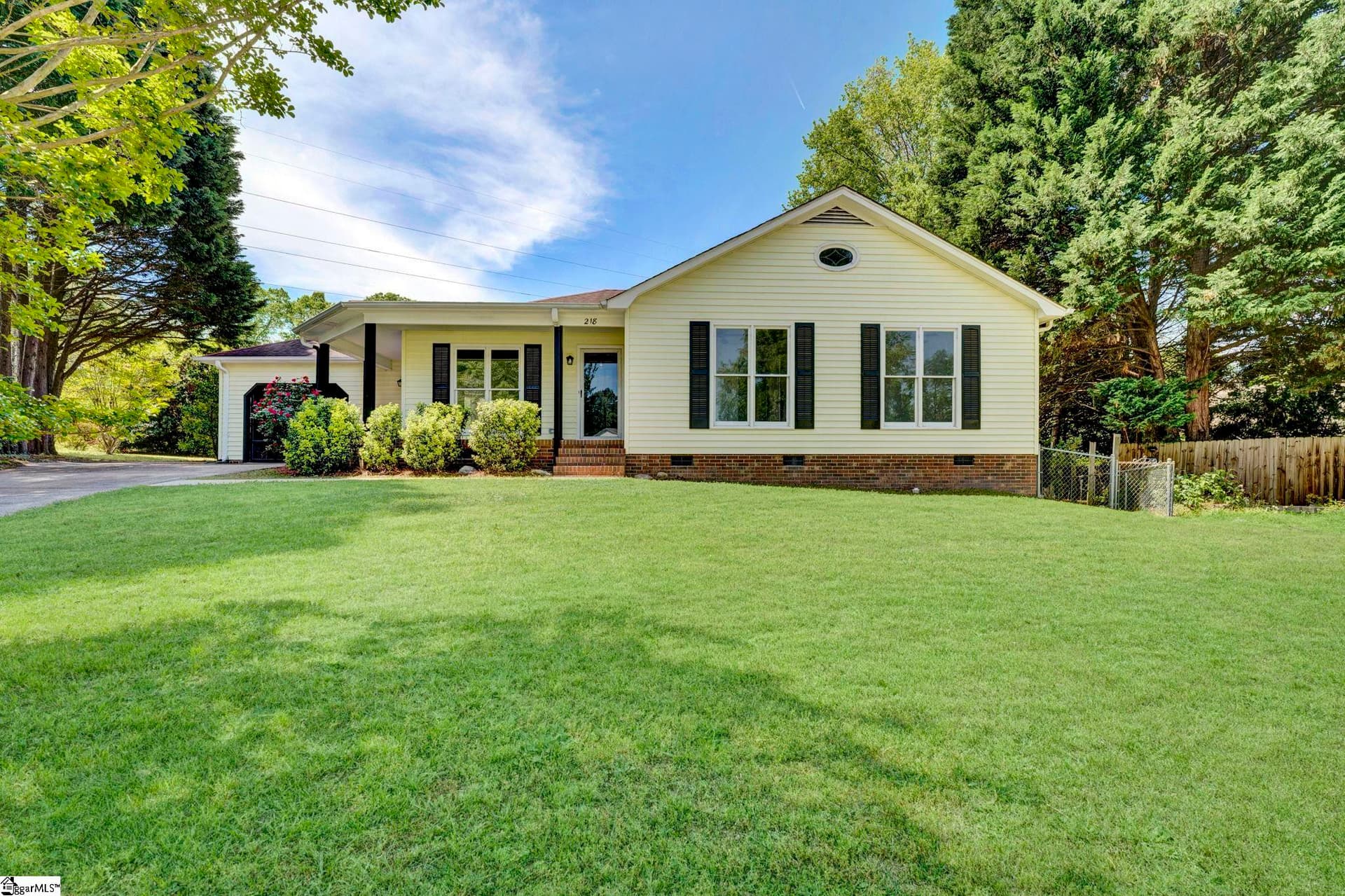 Russton Place, Taylors Community