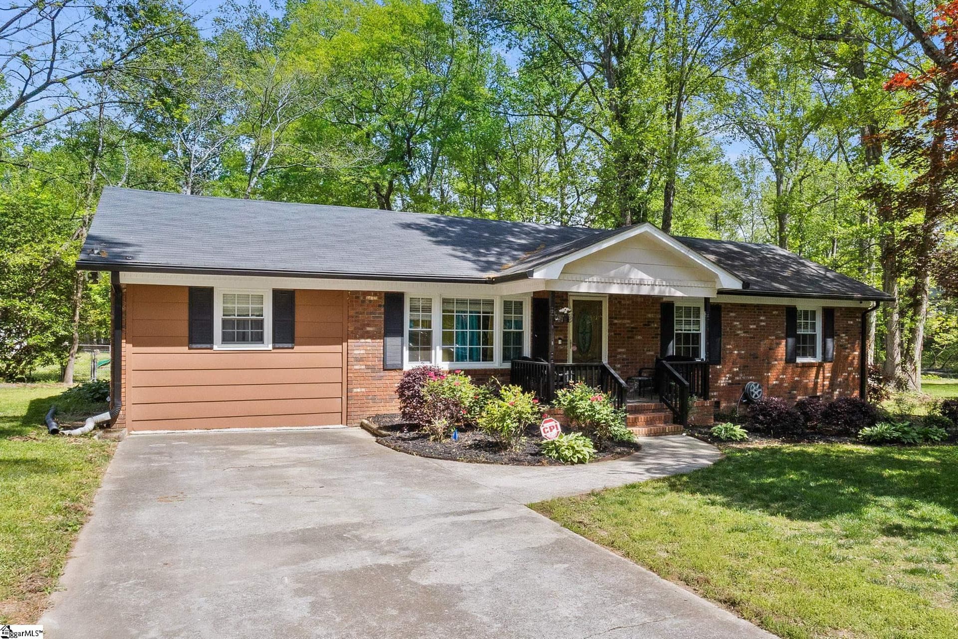 Colonial Hills, Taylors Community