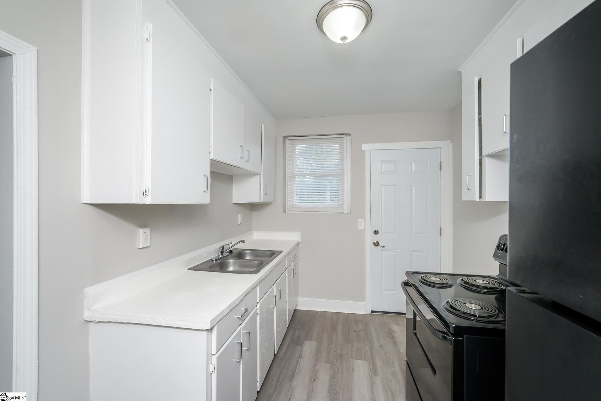 Property image 3 at 13 Brookforest Drive, Greenville, SC 29605