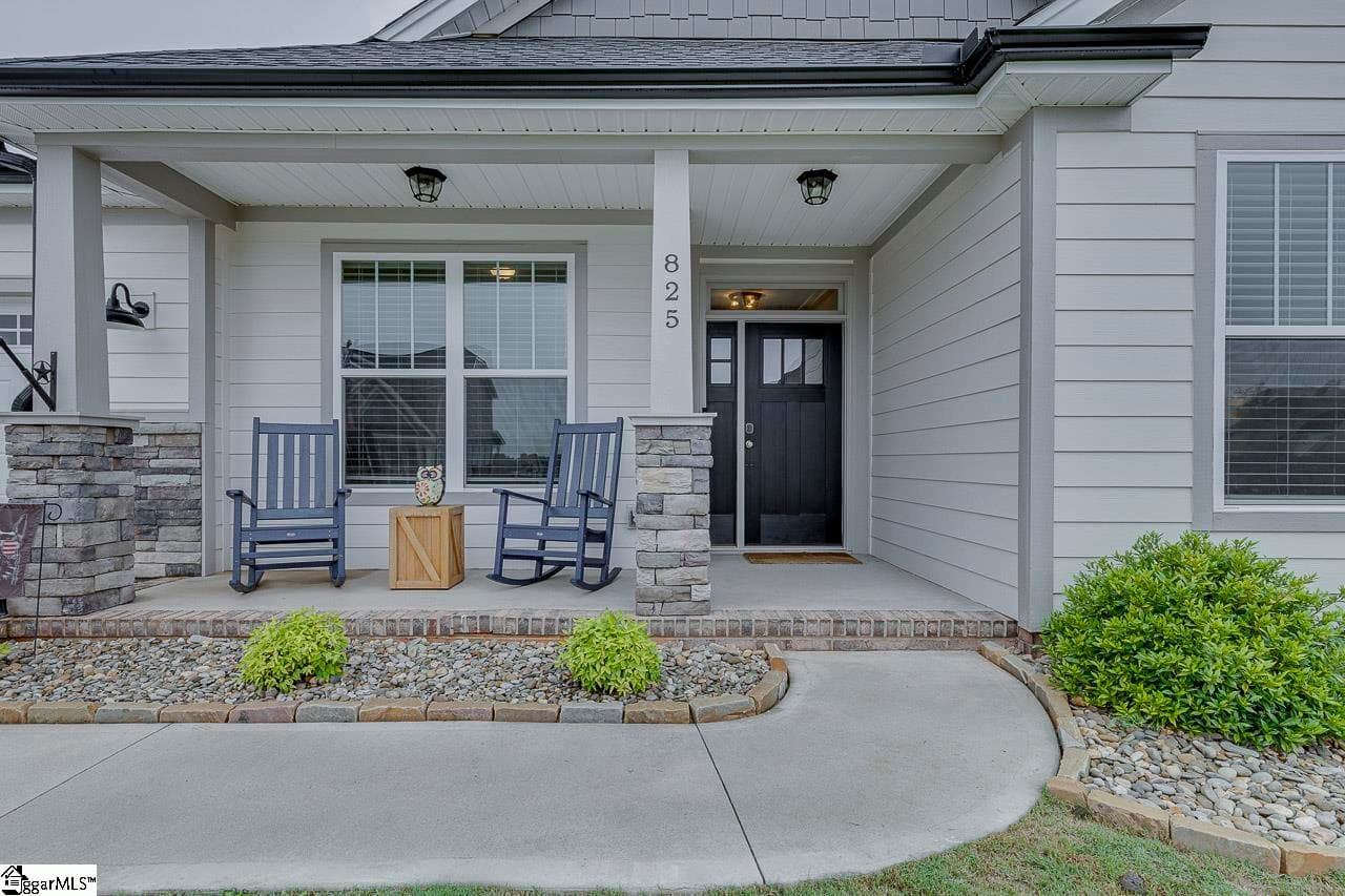 Property image 4 at 825 Grantwood Circle, Greer, SC 29651