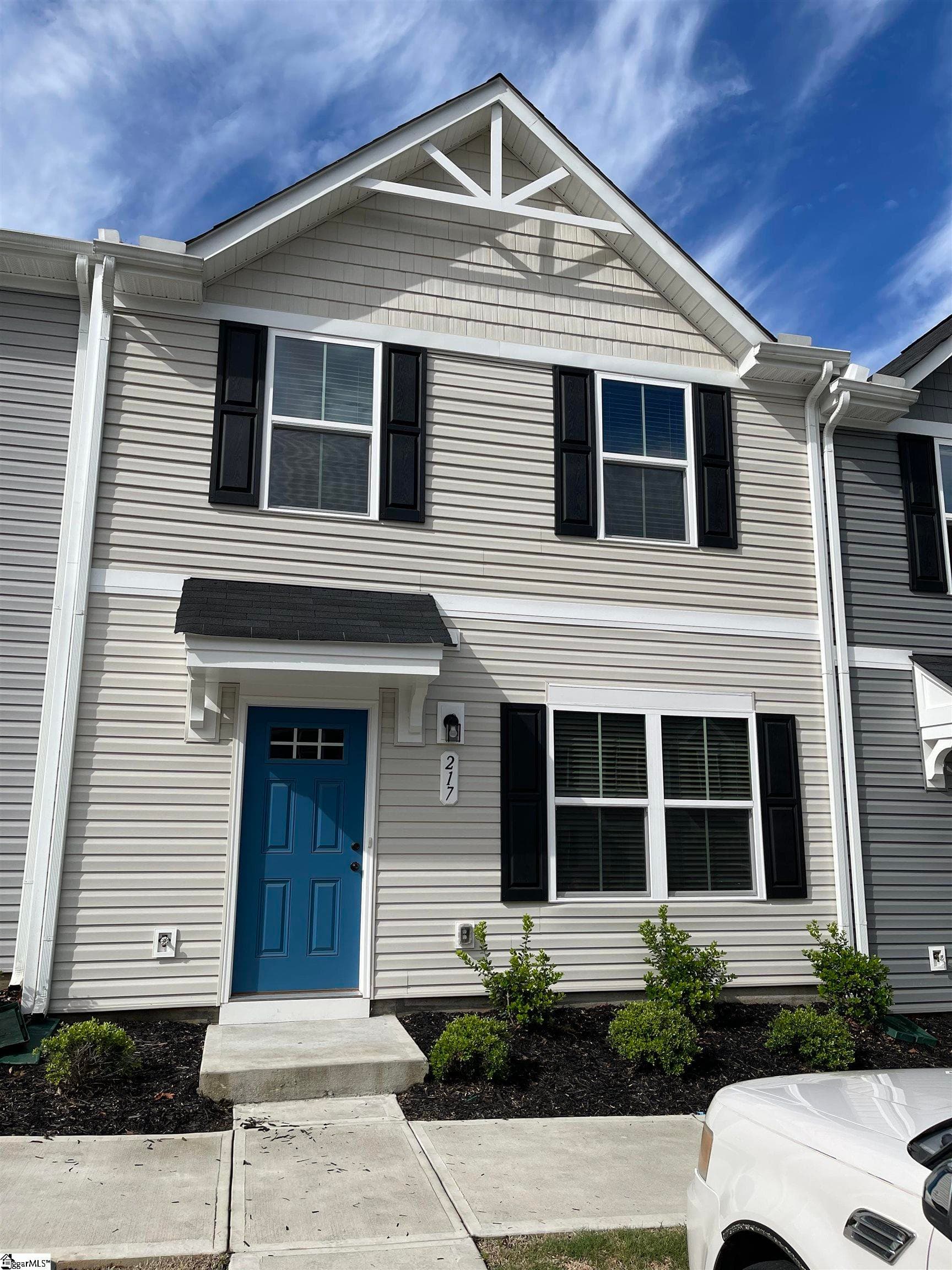 Walnut Hill Townes, Greer Community