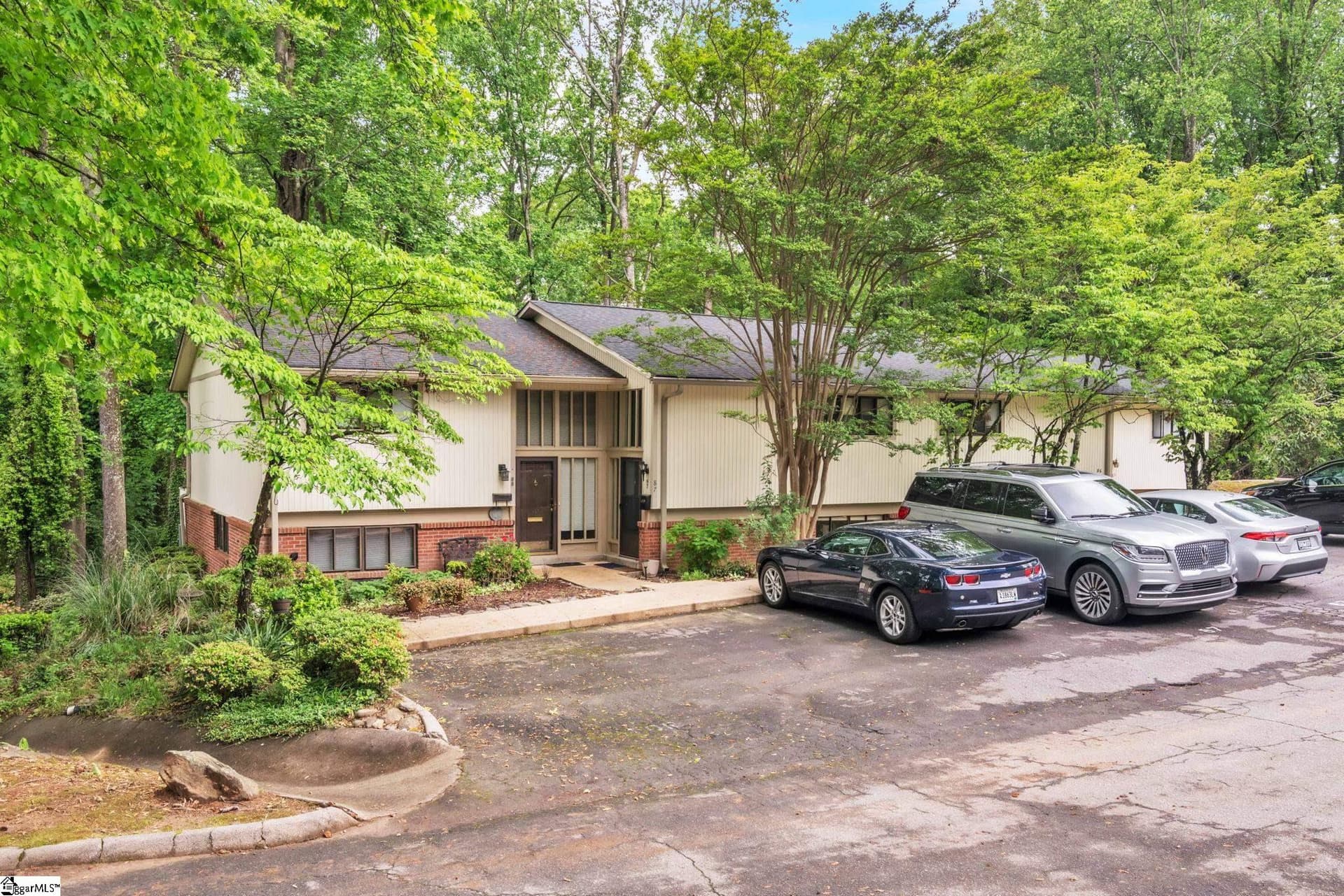 Property image 2 at 87 Briarview Circle, Greenville, SC 29615