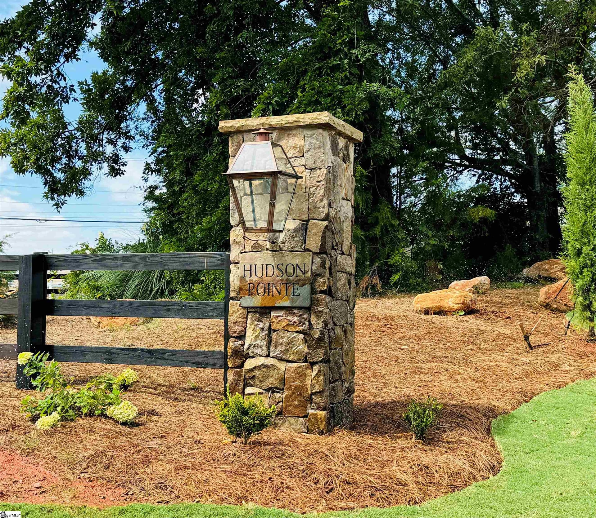 Property image 2 at 216 Redland Way, Greenville, SC 29615