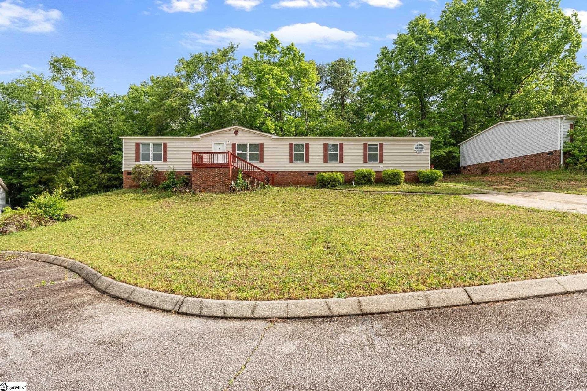 Walnut Crest, Fountain Inn Community