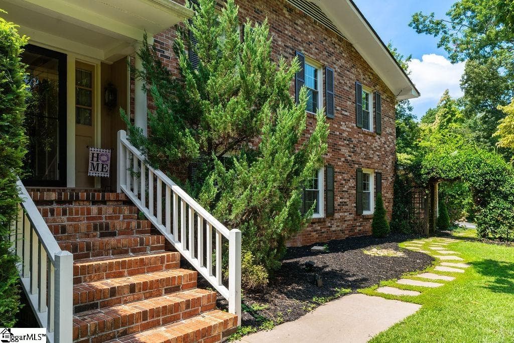Property image 3 at 19 Terramont Drive, Greenville, SC 29615