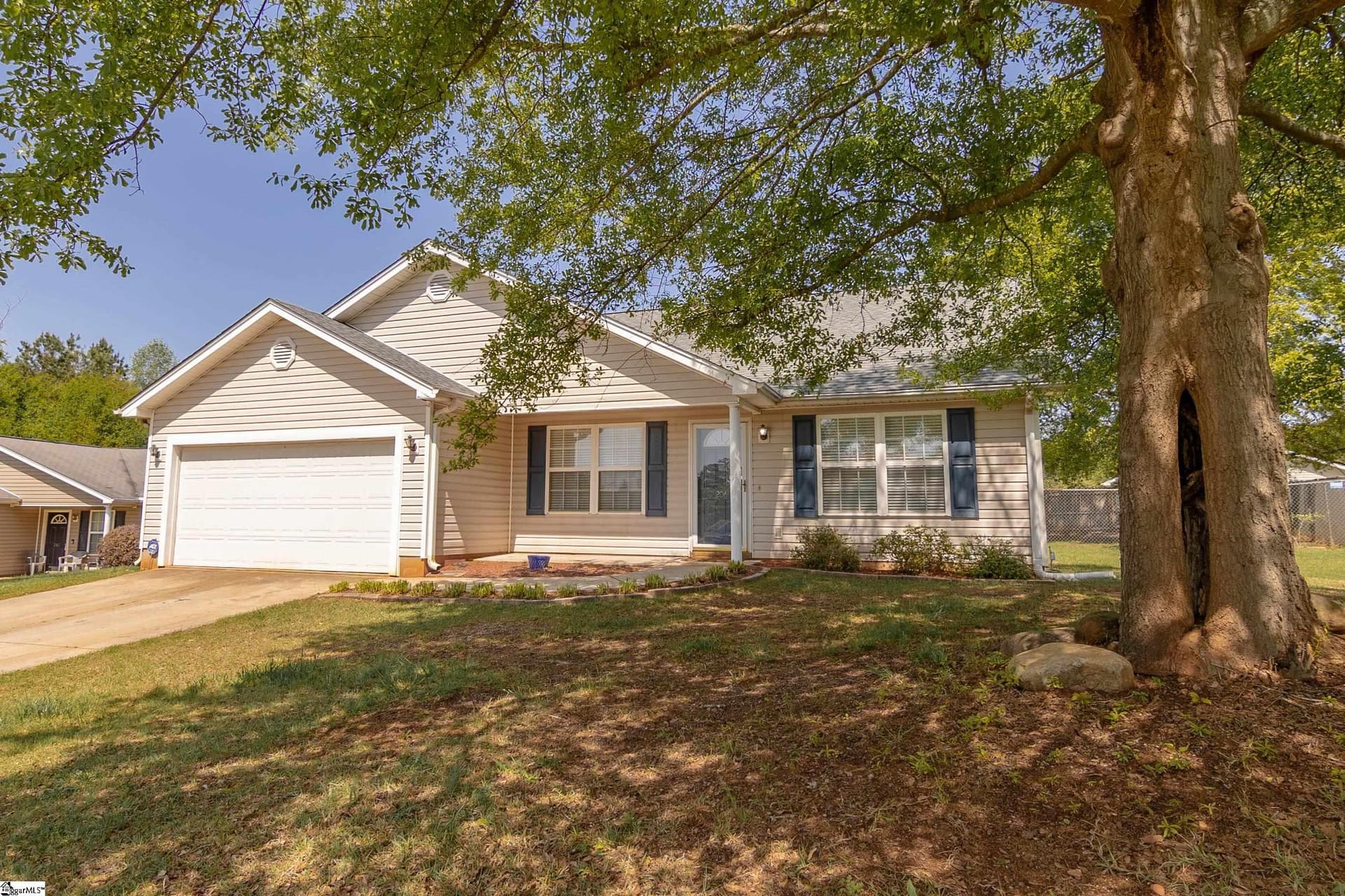 206 Rio Way