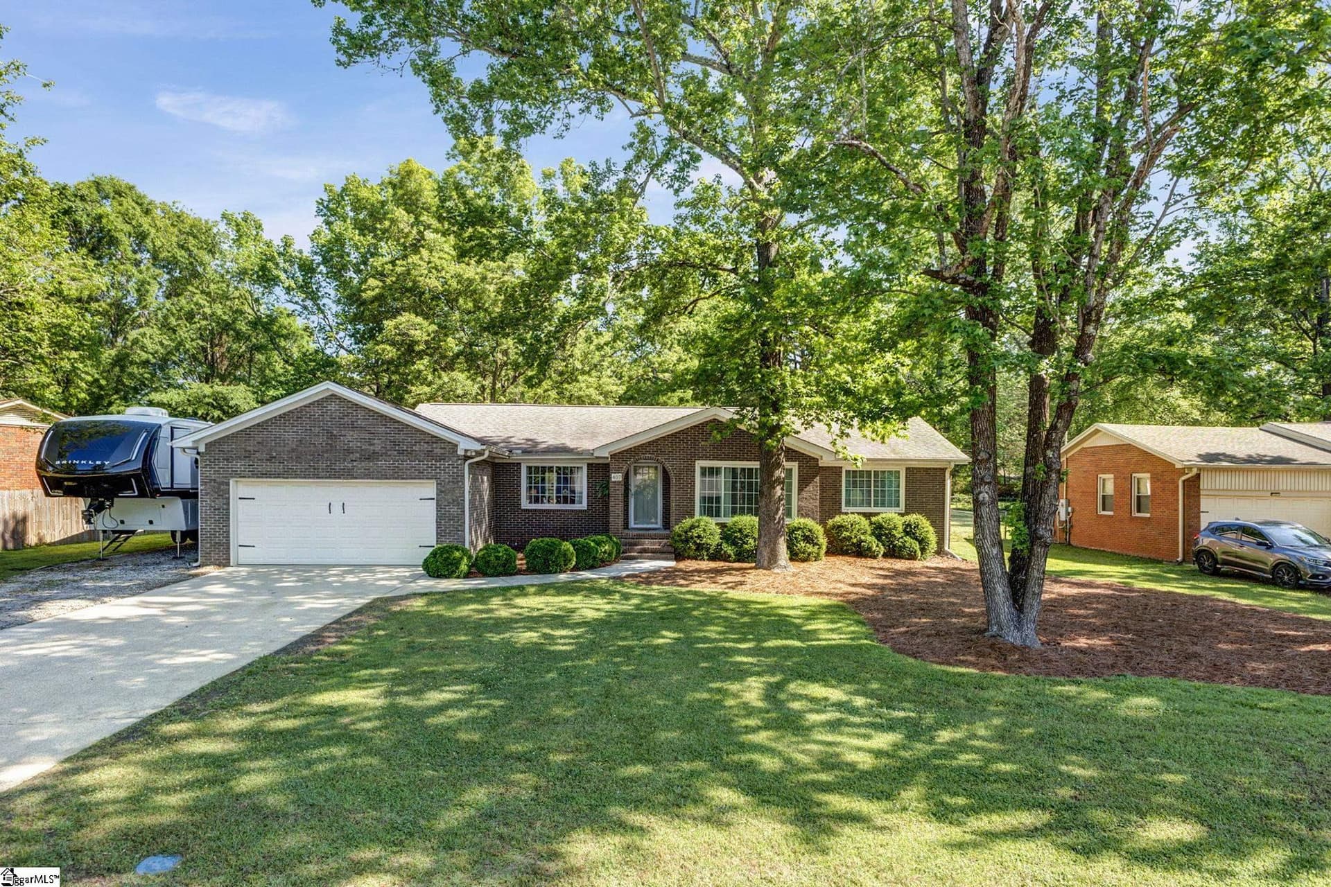Poinsettia, Simpsonville Community