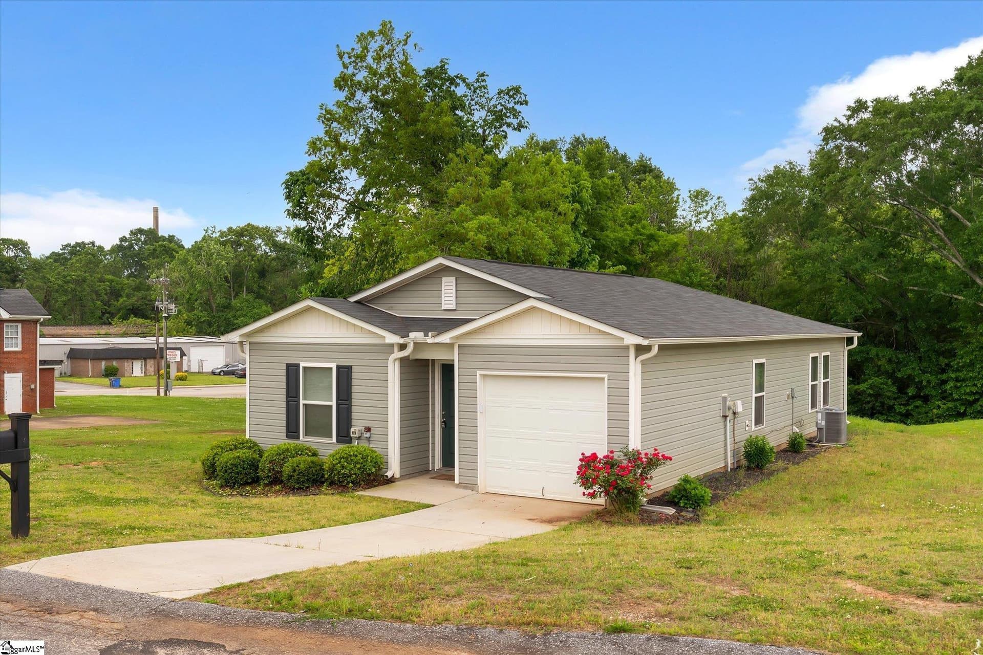 Property image 2 at 9 Honour Street, Greenville, SC 29611