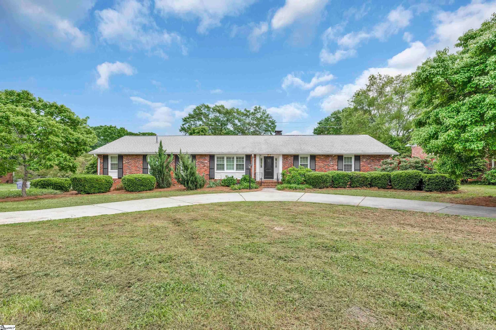 Wade Hampton Gardens, Greenville Community