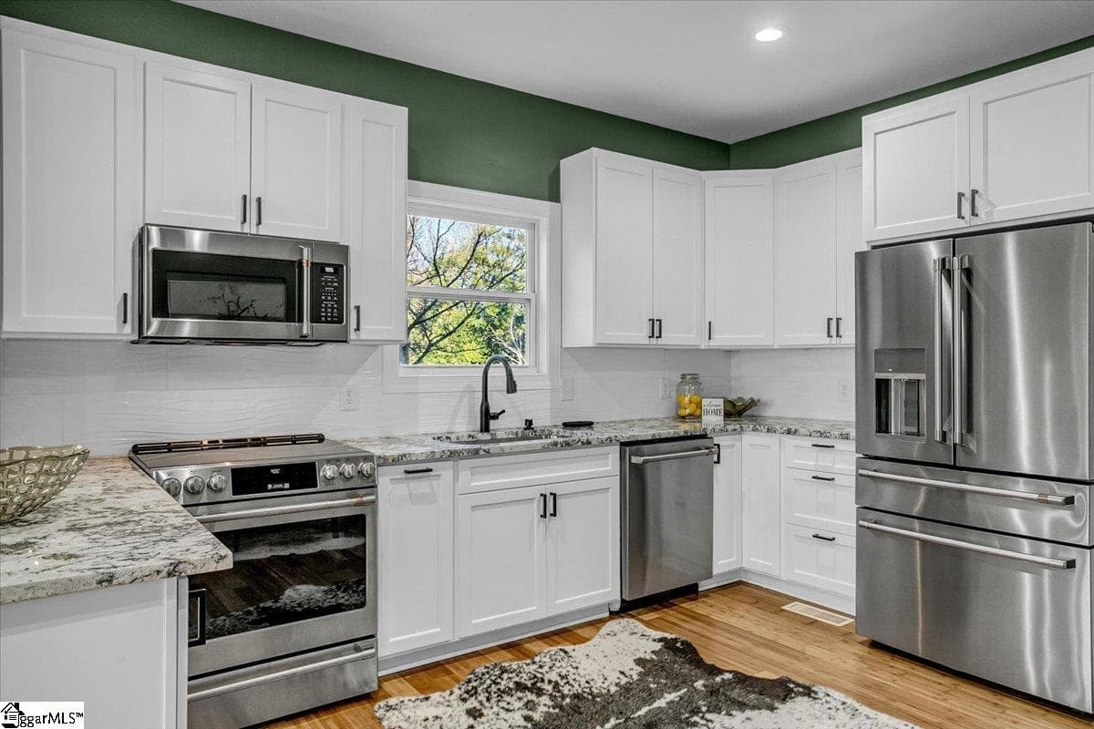 Property image 3 at 21 8th Street, Greenville, SC 29611