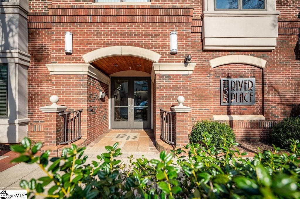 Property image 1 at 155 Riverplace, Greenville, SC 29601