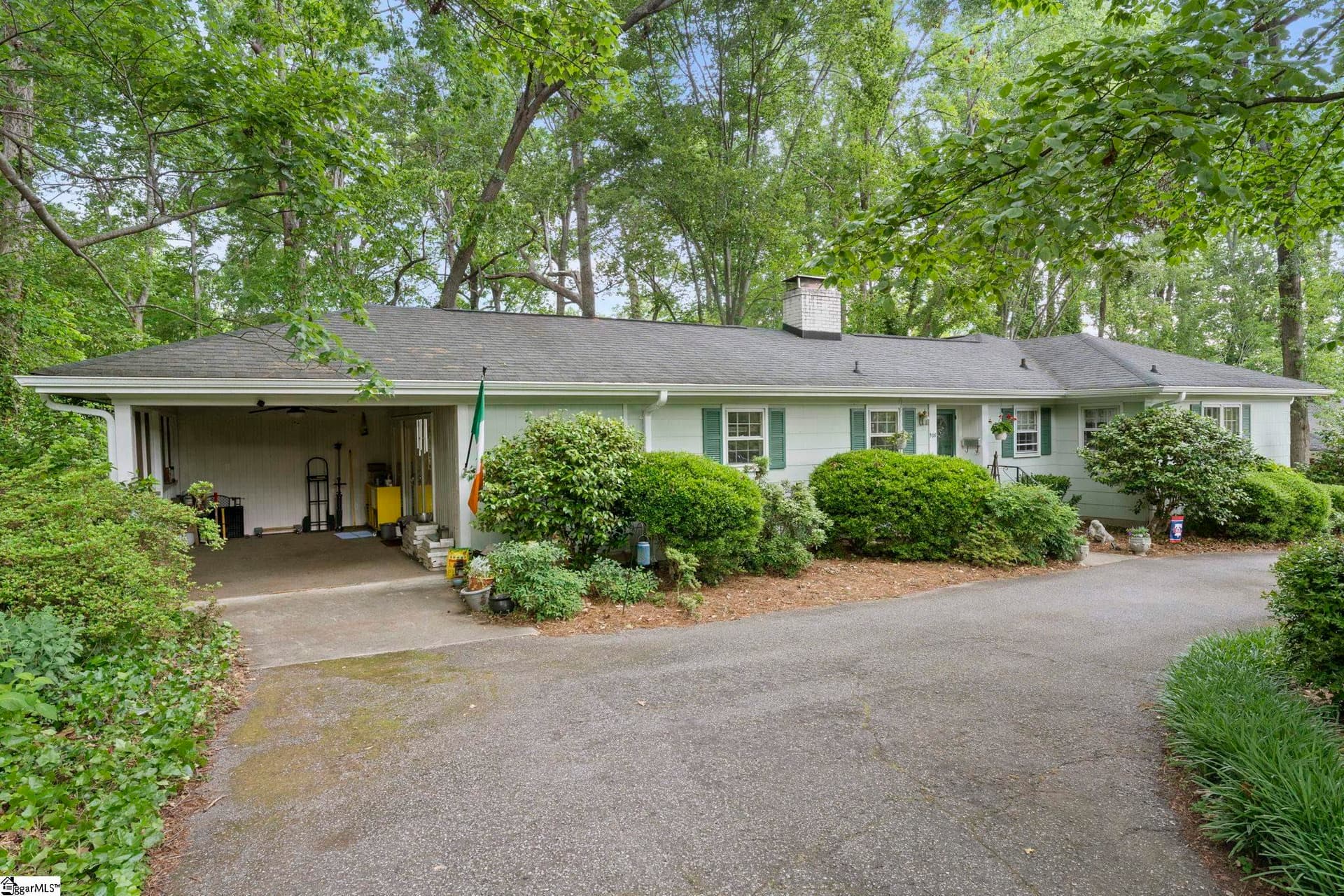 908 Brentwood Drive