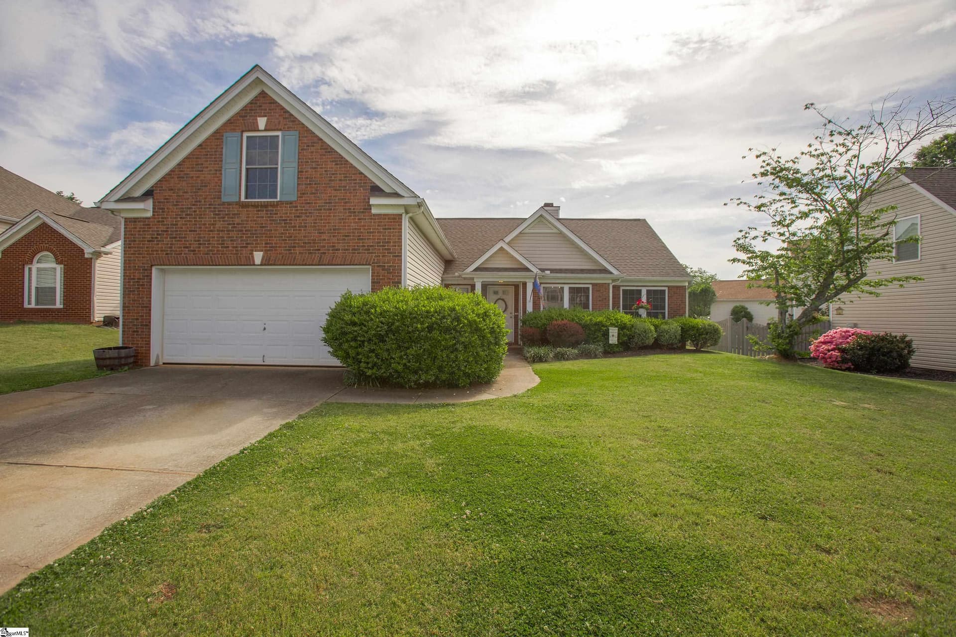 Heather Hills, Greer Community