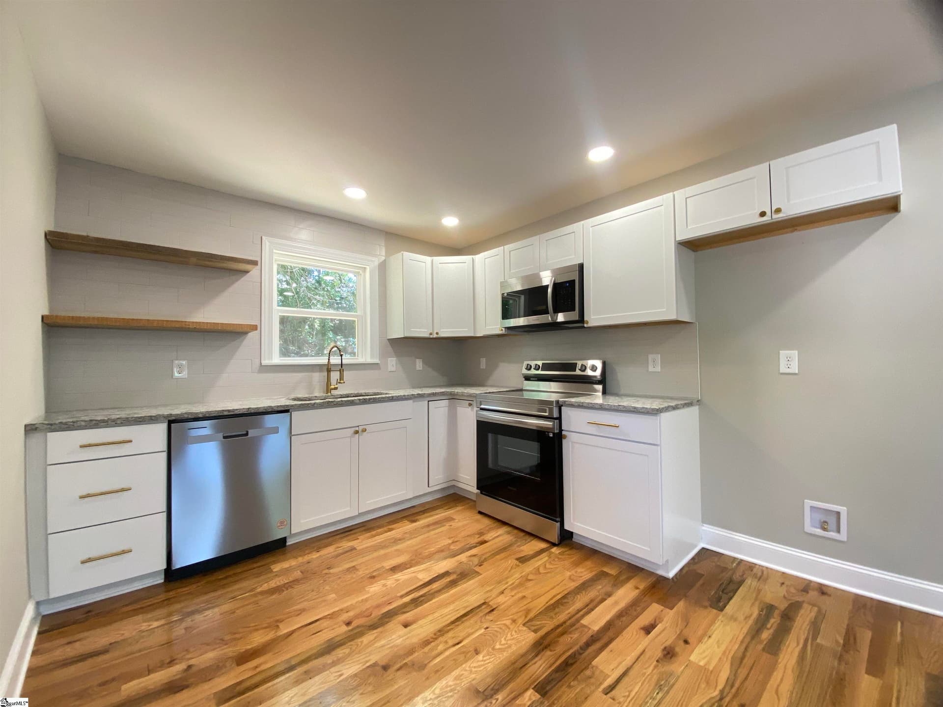 Property image 2 at 91 N Estate Drive, Greenville, SC 29605