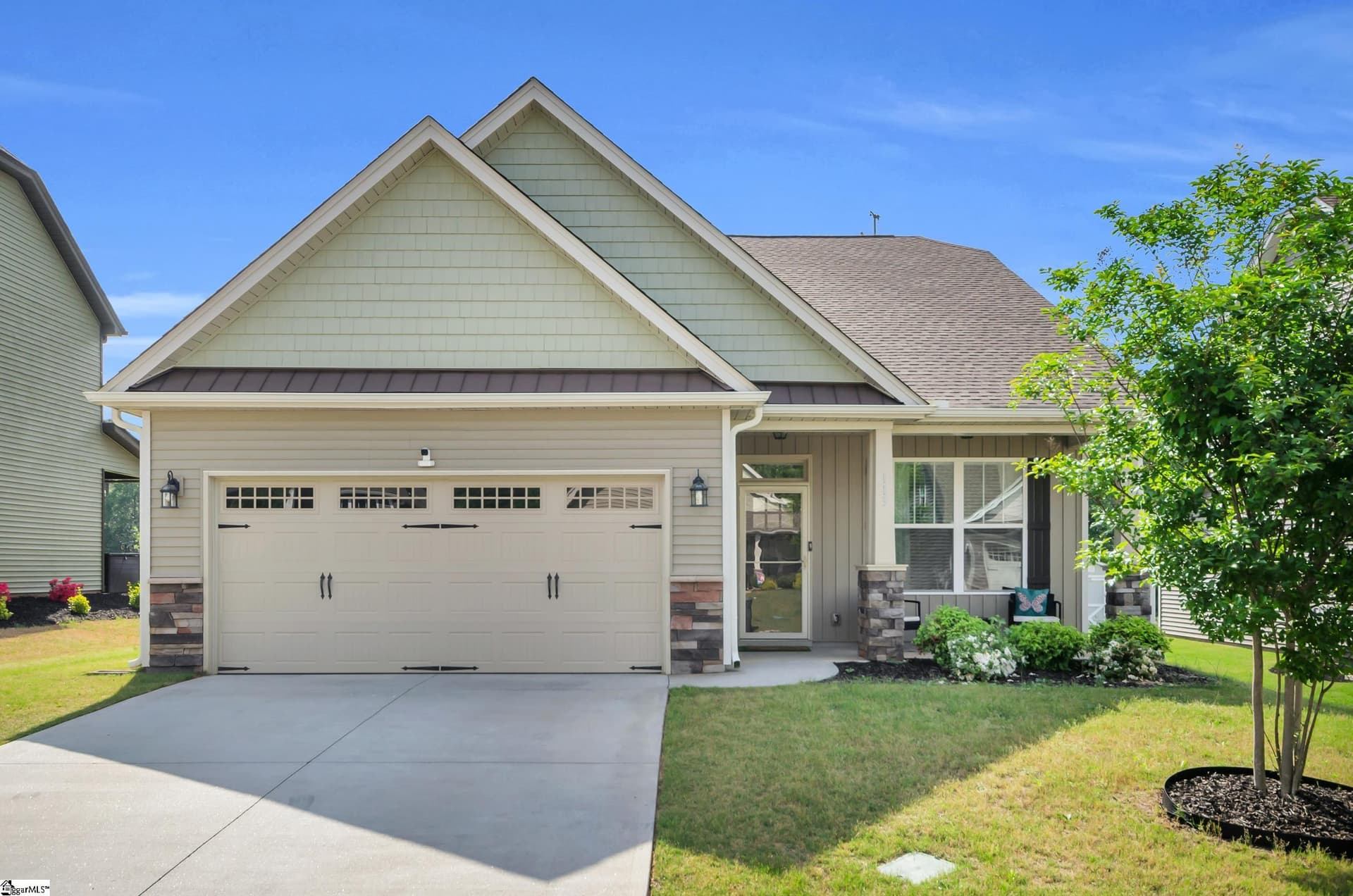 Forest Ridge, Greenville Community
