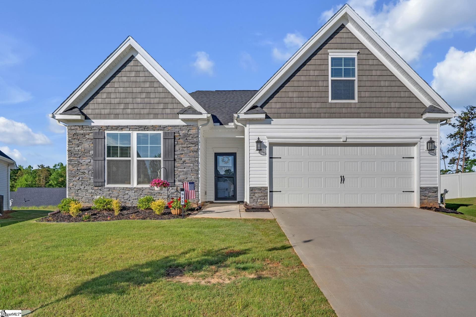925 Maple Grove Way