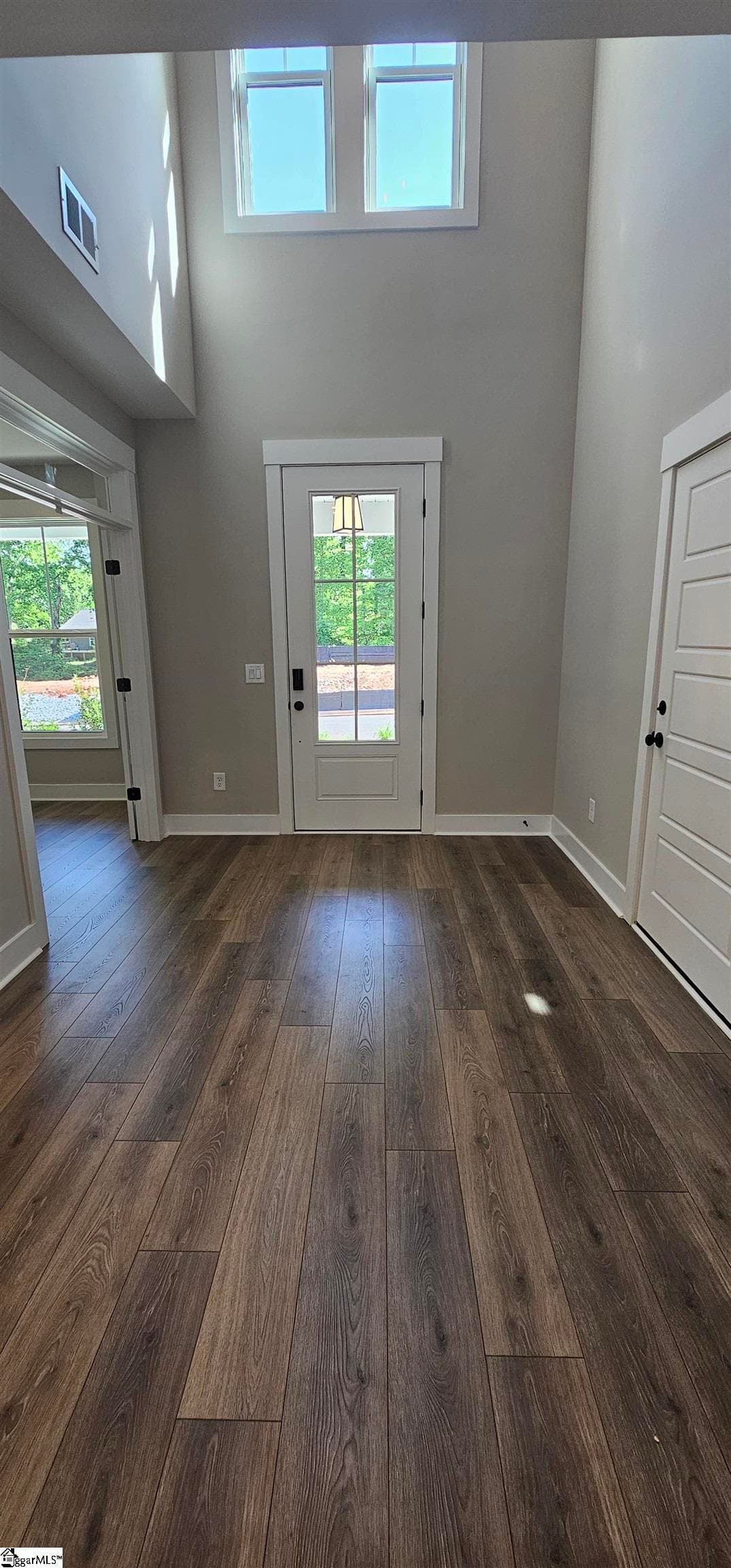 Property image 2 at 319 Breakwater Lane, Seneca, SC 29678