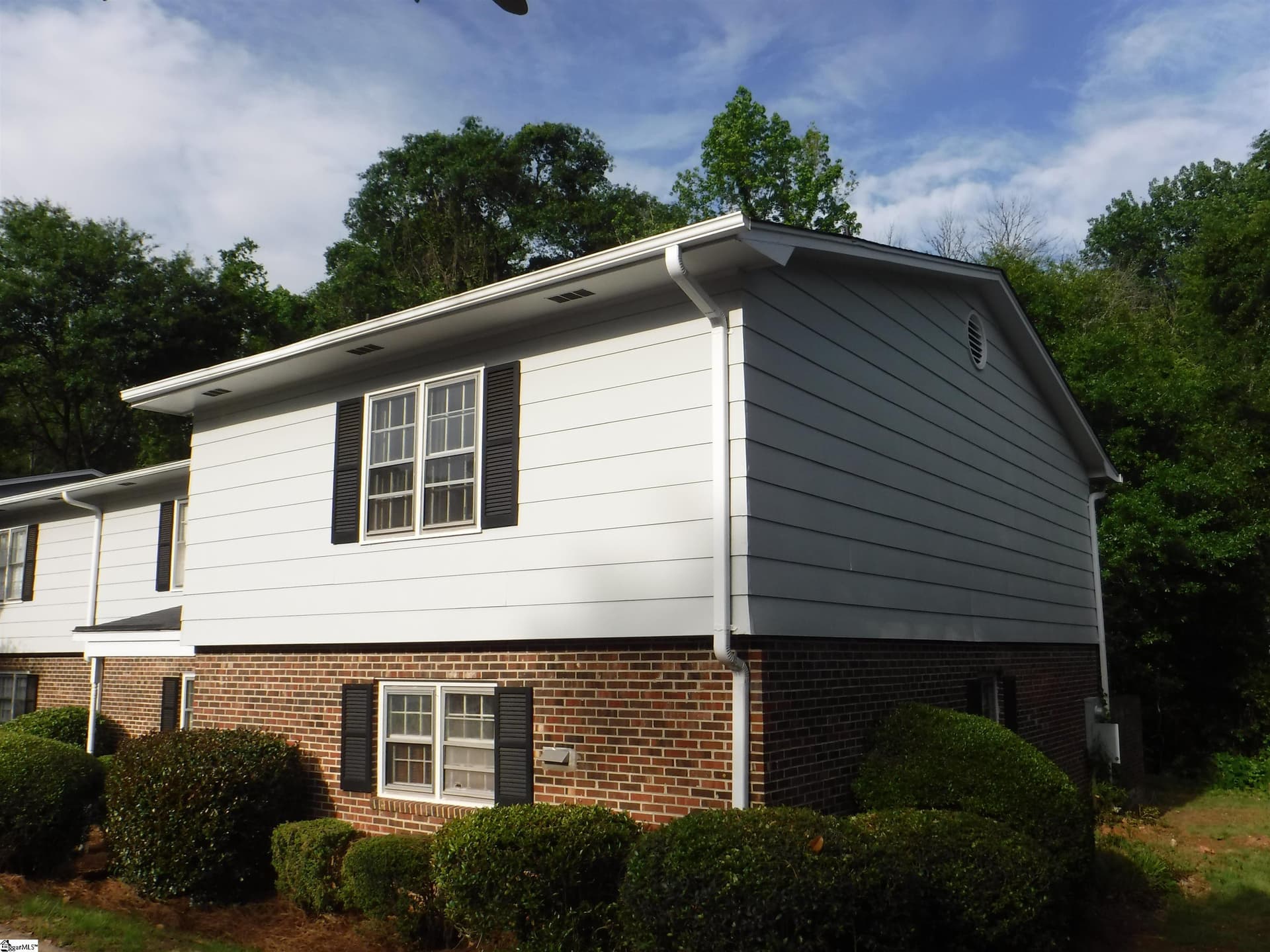 31 Summercreek Drive