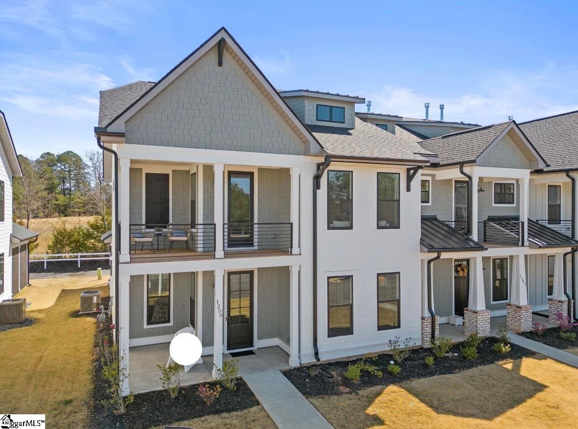 1200 N Pinot Road