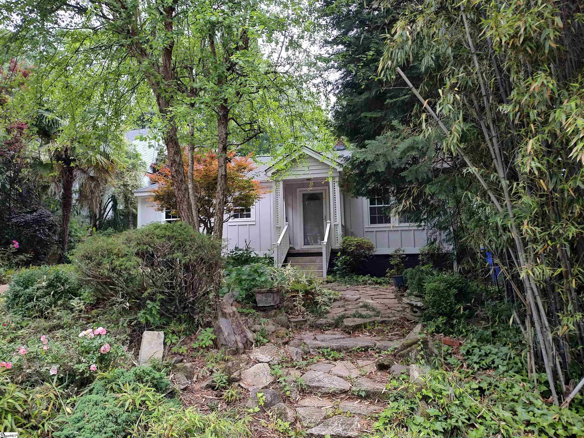14 Dixie Avenue