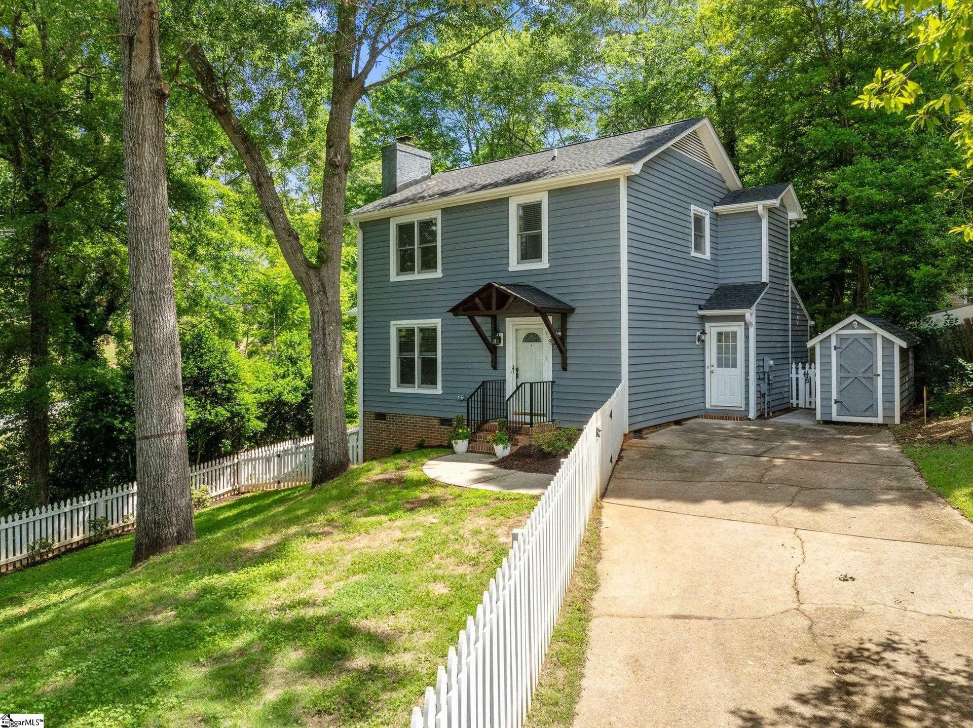 9 Moultrie Street