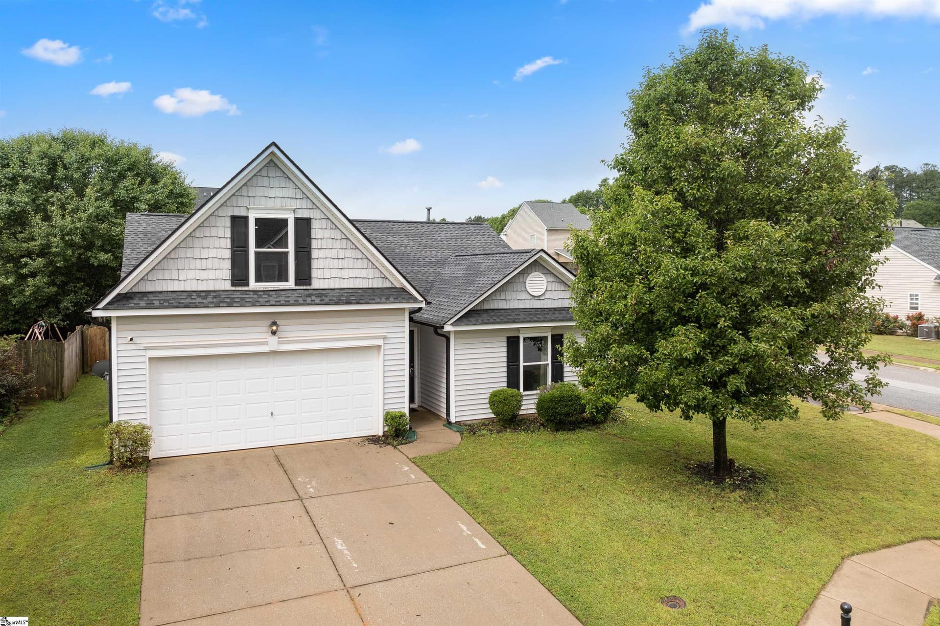 Property image 2 at 2 Somerville Court, Greenville, SC 29605