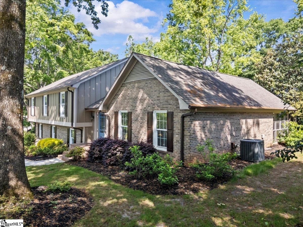 Property image 4 at 120 Cherrywood Trail, Greer, SC 29650